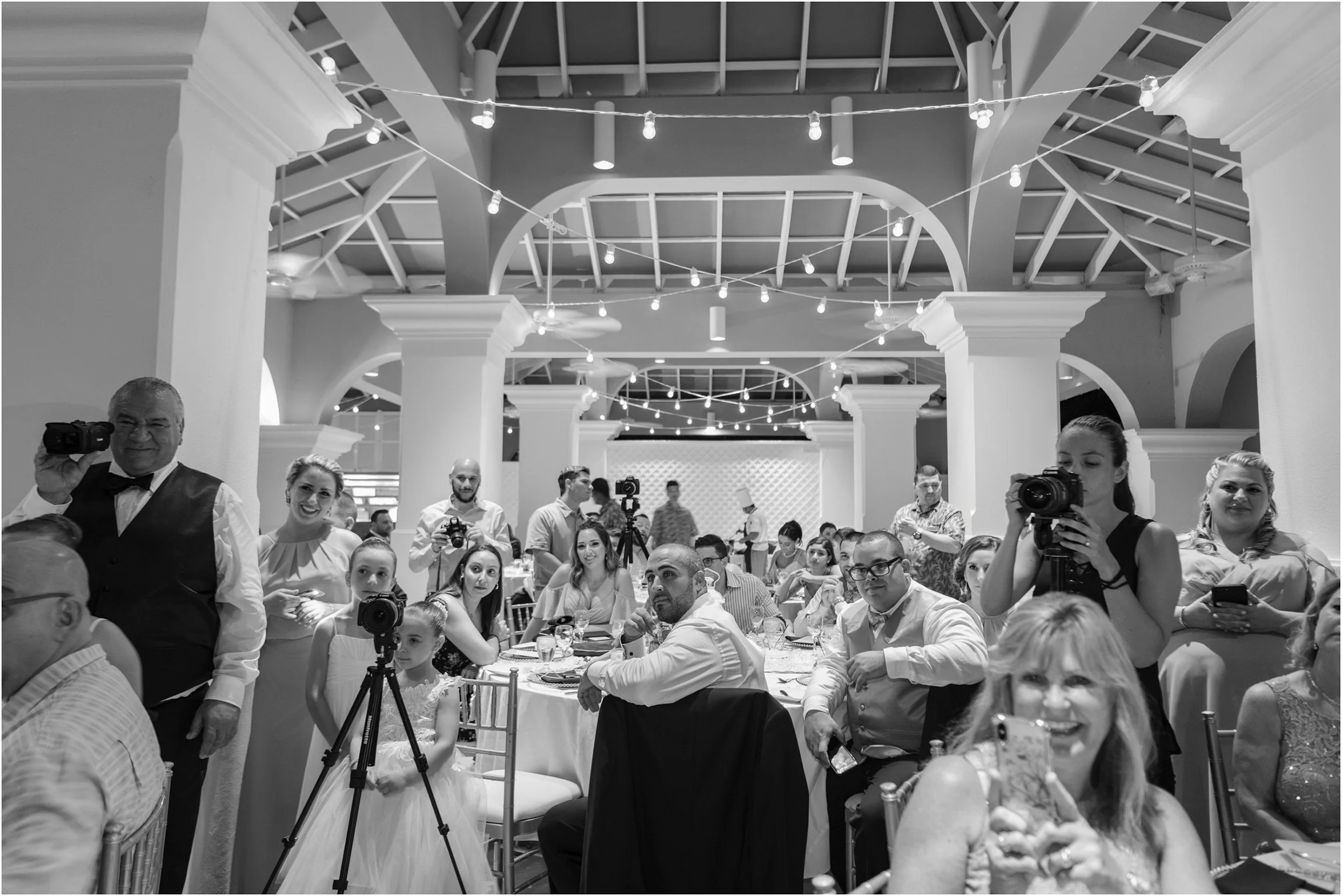 ©FianderFoto_Destination_Wedding_Photographer_Bermuda_Wedding_Photographer_Jaclyn_Anthony__Grotto Bay_133.jpg