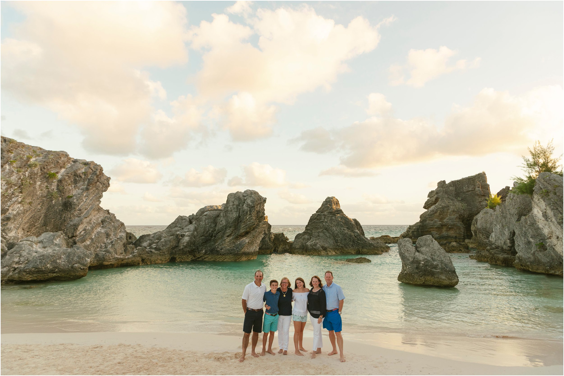 Fiander Foto_Bermuda Photographer_Horseshoe Bay Beach__Alicia's Family_012.jpg