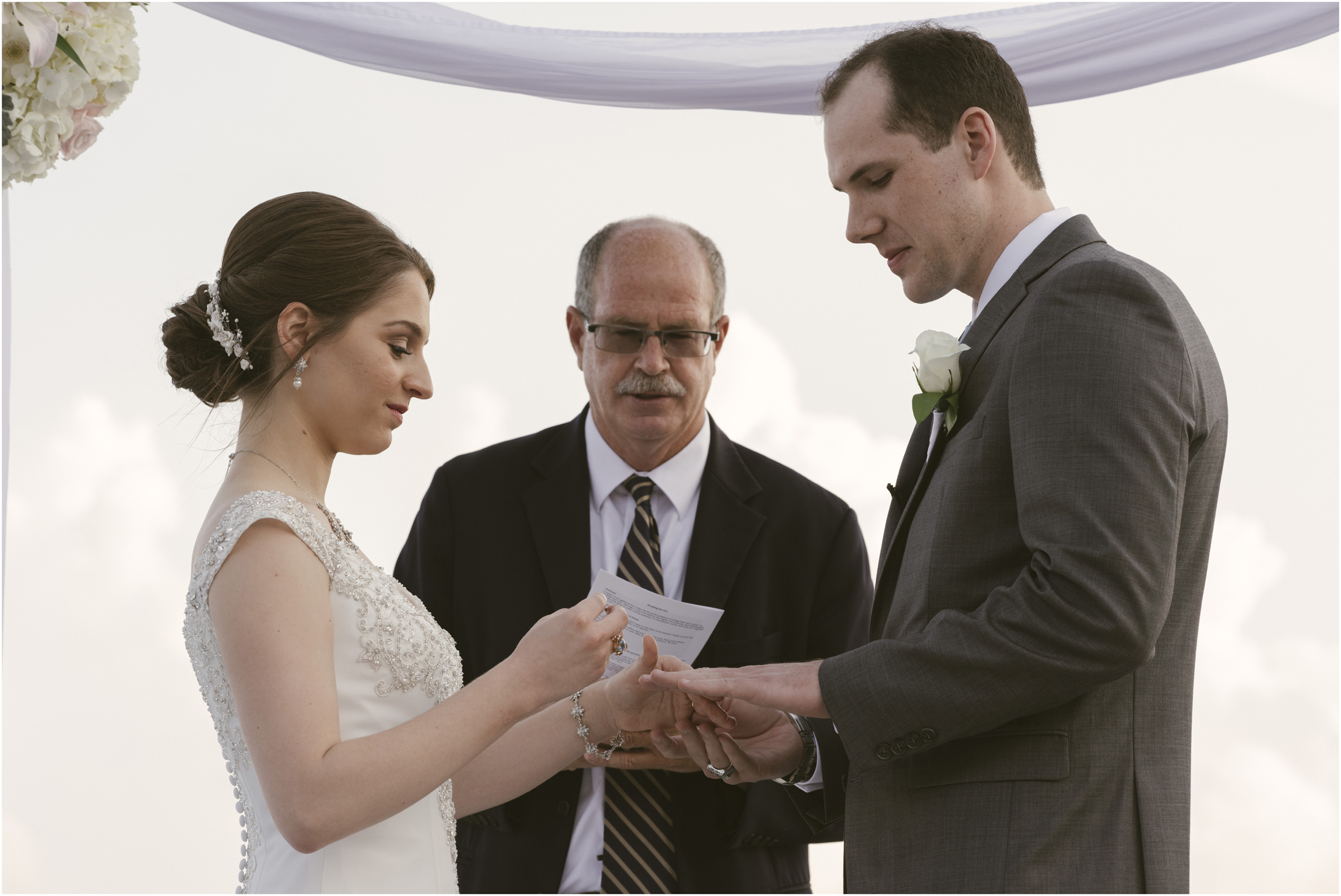 ©FianderFoto_Caribbean_Wedding_Photographer_The Reefs_Bermuda_Lauren_Erik_064.jpg