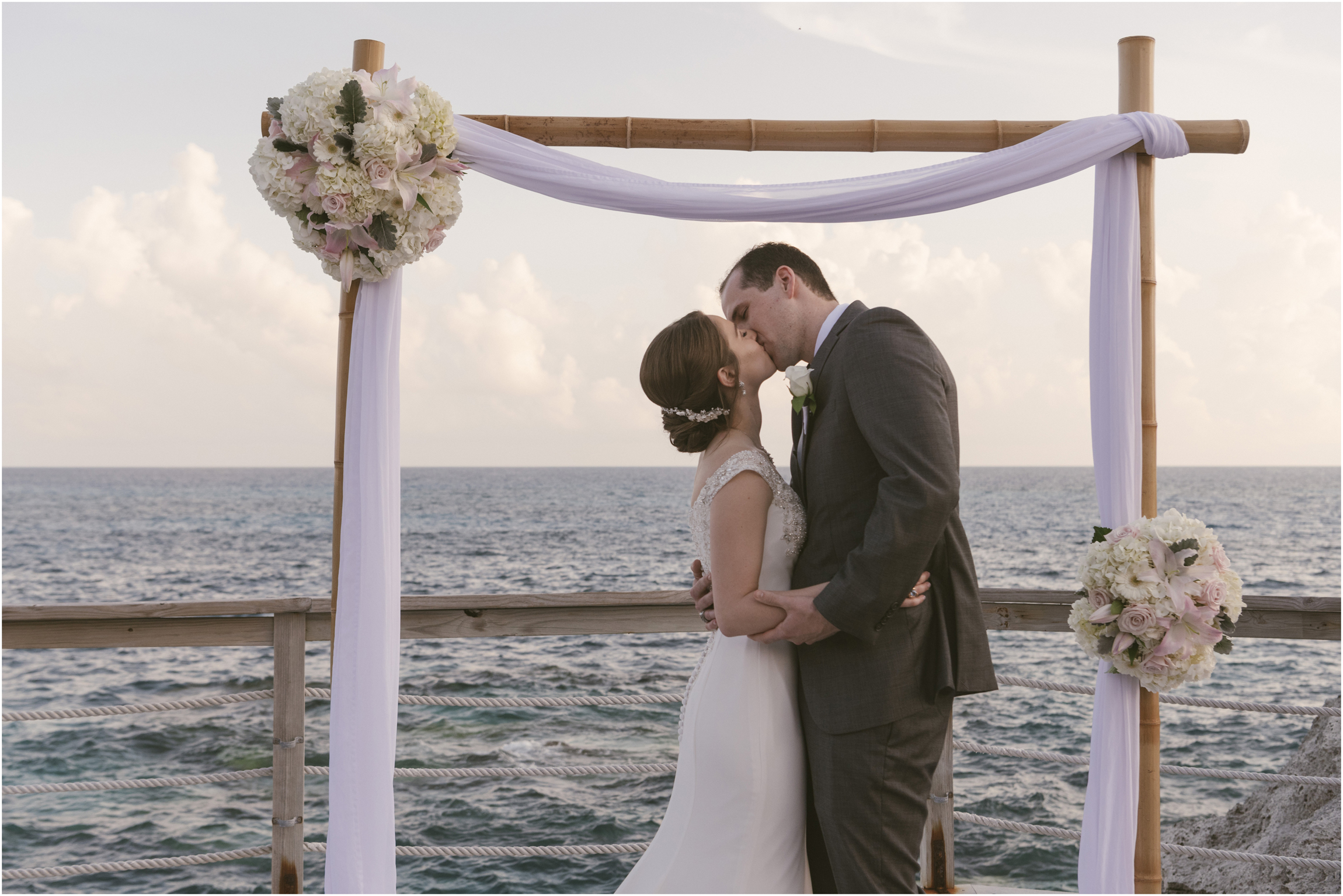 ©FianderFoto_Caribbean_Wedding_Photographer_The Reefs_Bermuda_Lauren_Erik_070.jpg