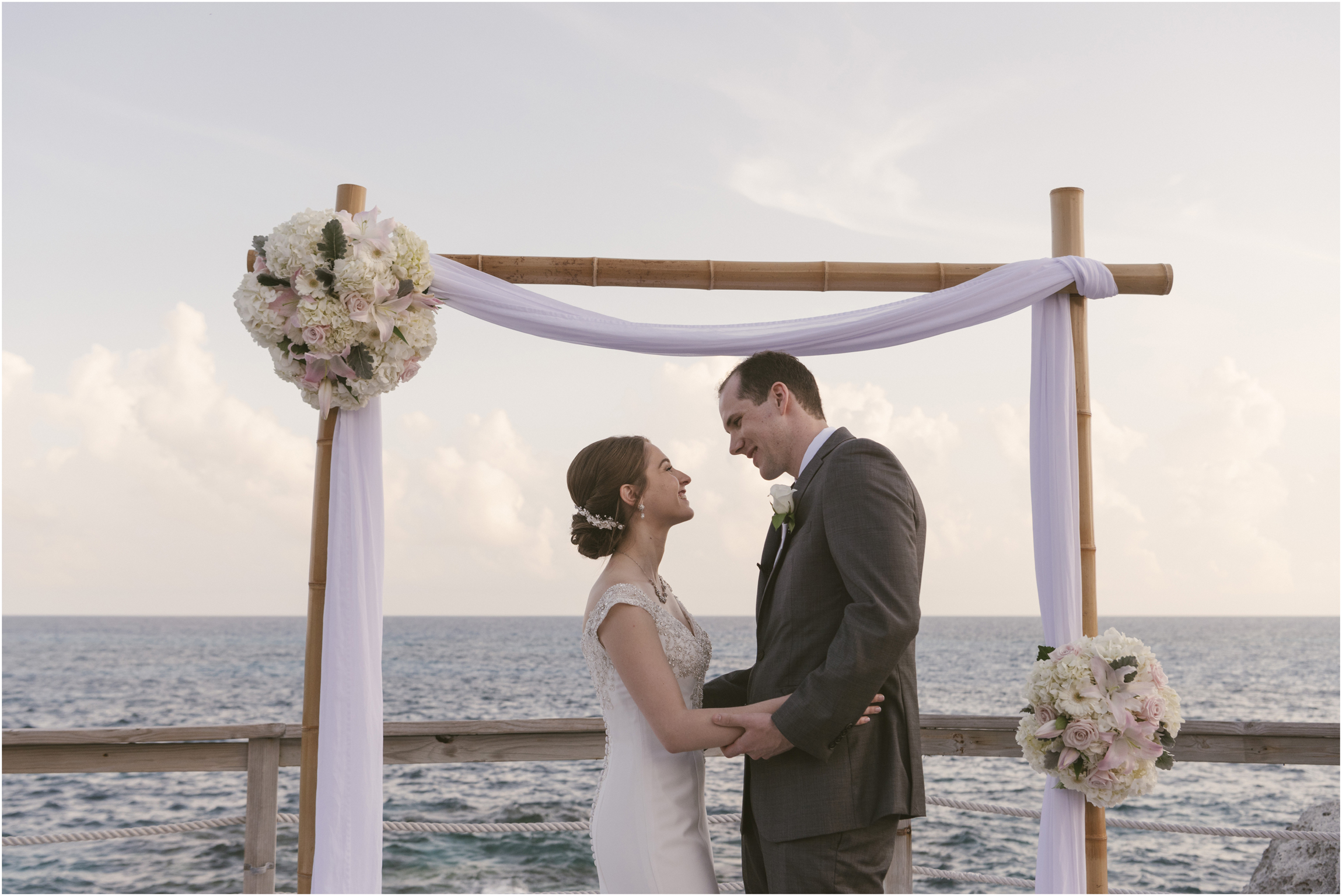 ©FianderFoto_Caribbean_Wedding_Photographer_The Reefs_Bermuda_Lauren_Erik_071.jpg