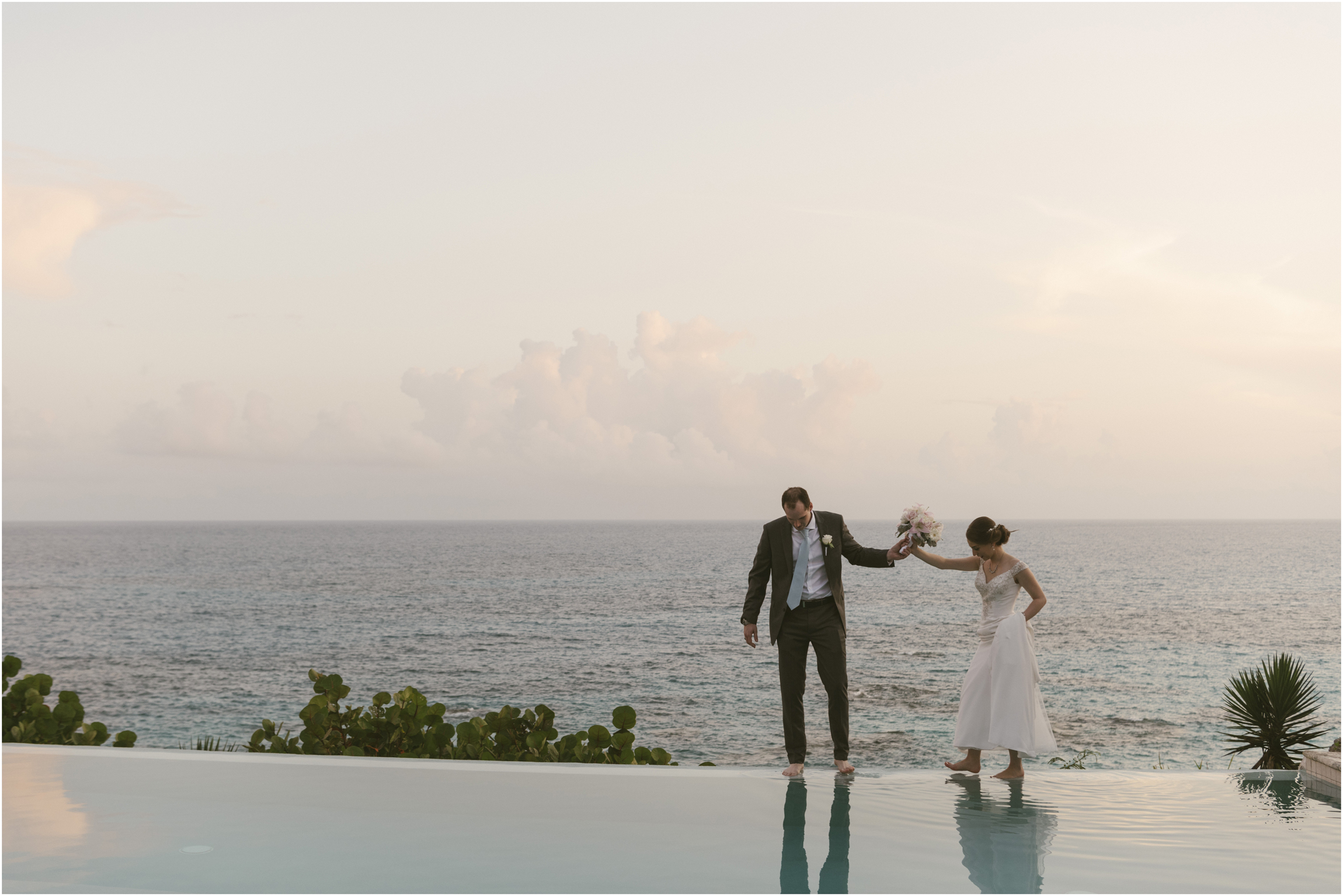 ©FianderFoto_Caribbean_Wedding_Photographer_The Reefs_Bermuda_Lauren_Erik_085.jpg