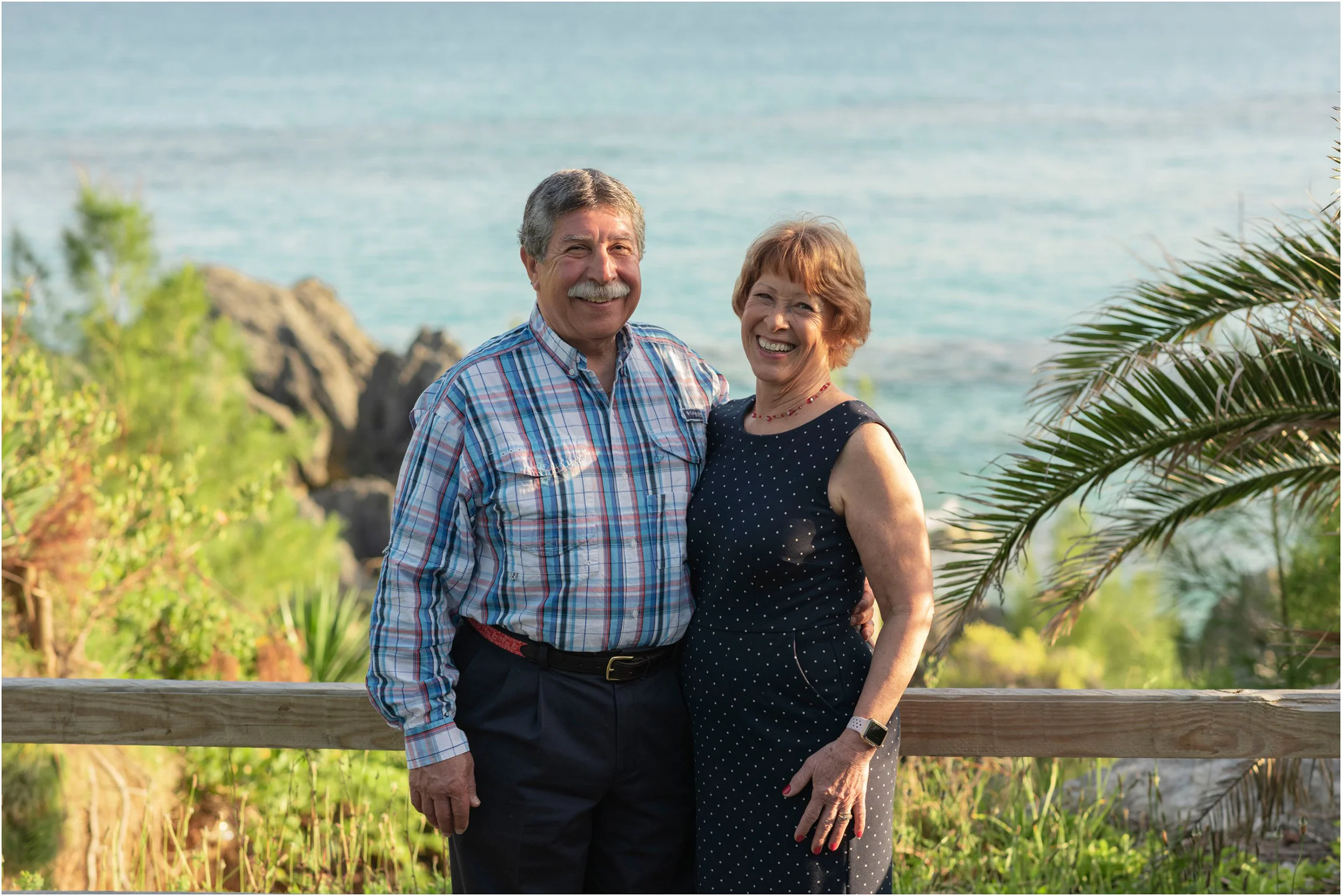 ©FianderFoto_Bermuda Photographer_Church Bay Park_Ashley_Family_002.jpg