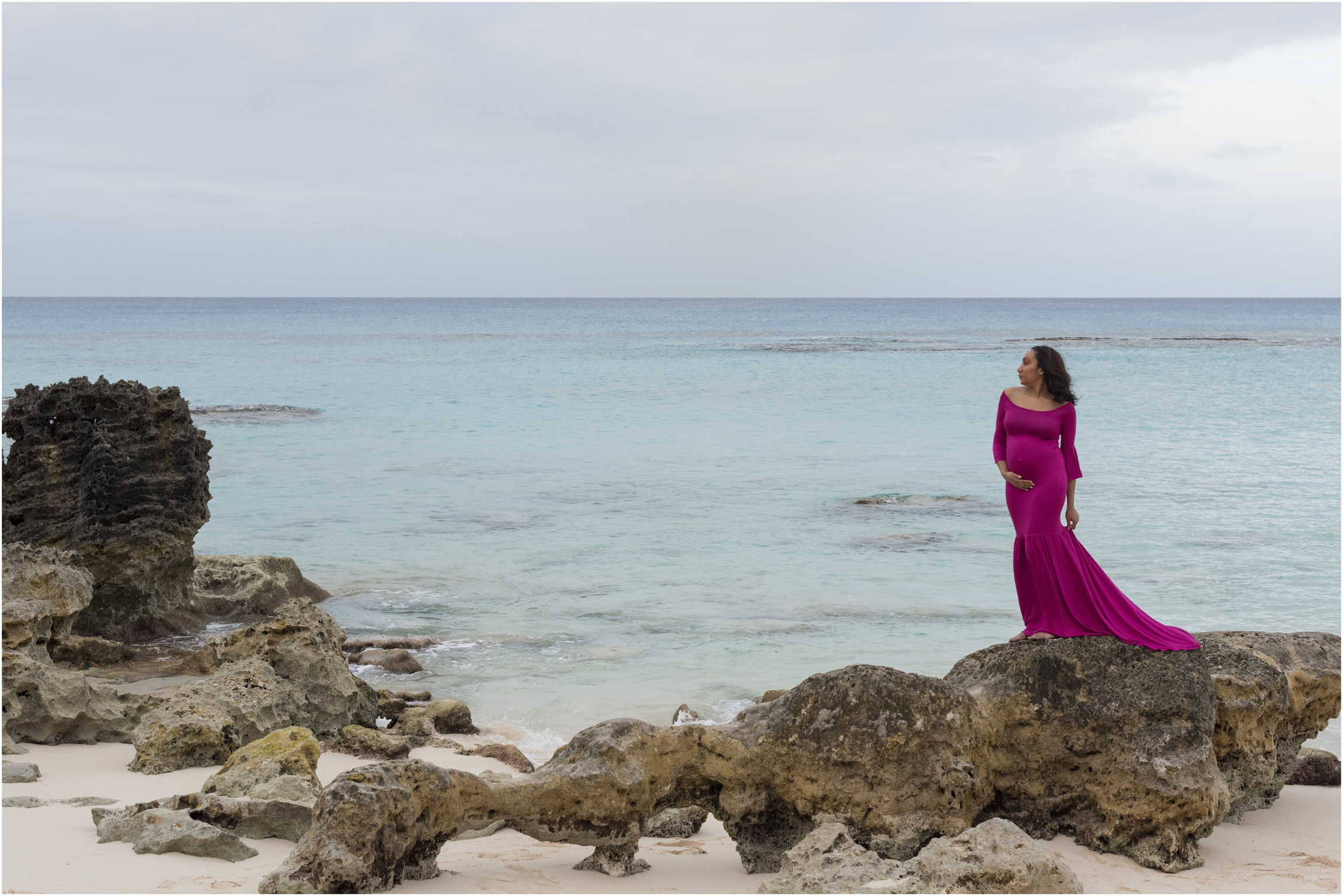 ©FianderFoto_Bermuda Maternity Photographer_Church Bay Beach_Tiffany_001.jpg