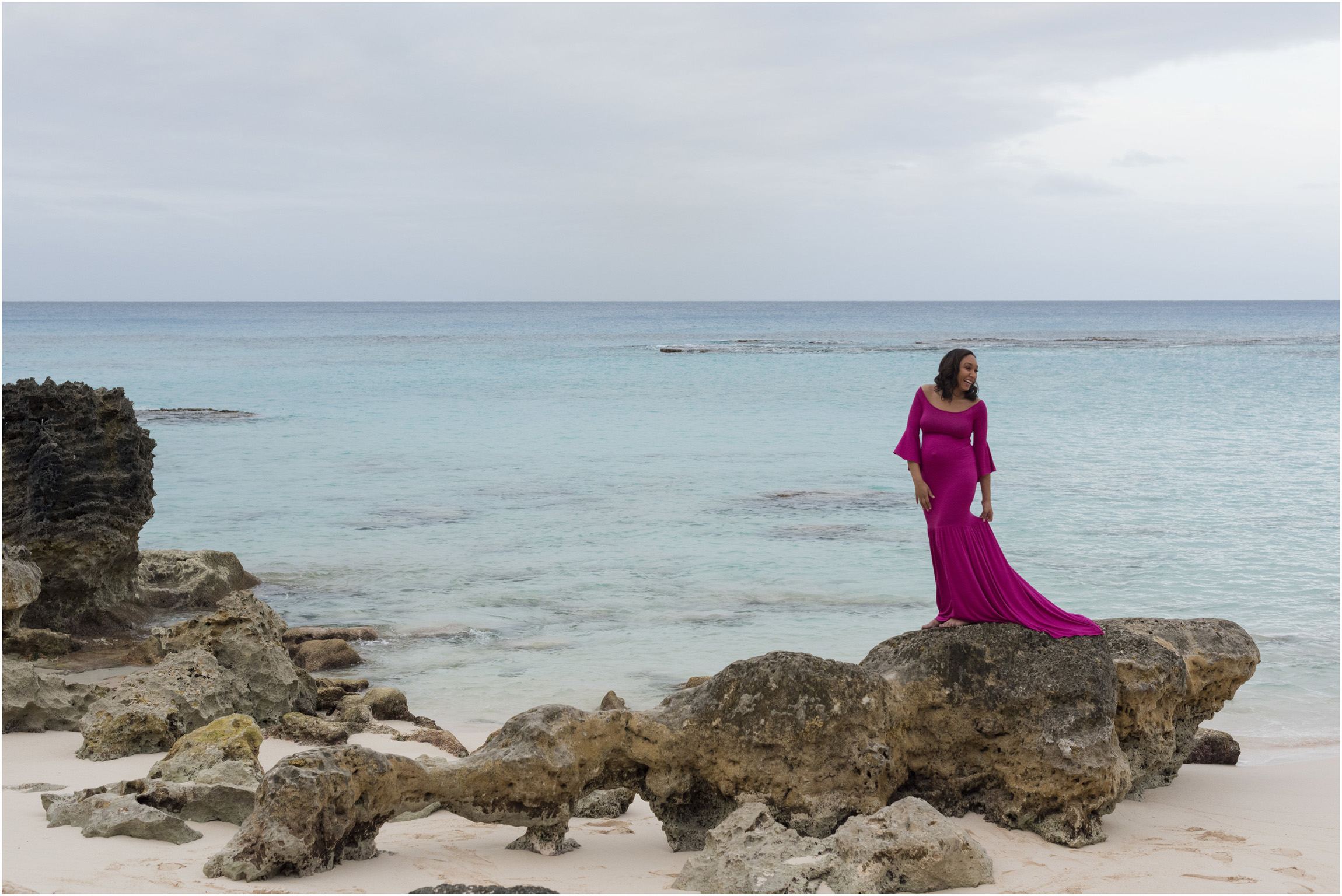 ©FianderFoto_Bermuda Maternity Photographer_Church Bay Beach_Tiffany_002.jpg