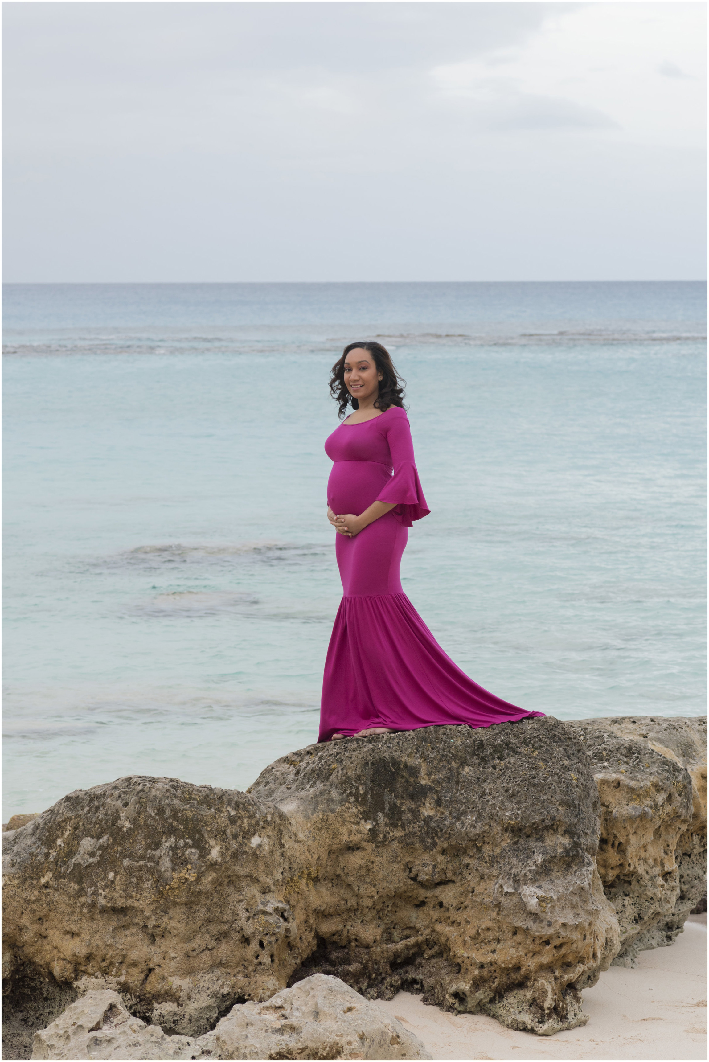©FianderFoto_Bermuda Maternity Photographer_Church Bay Beach_Tiffany_003.jpg
