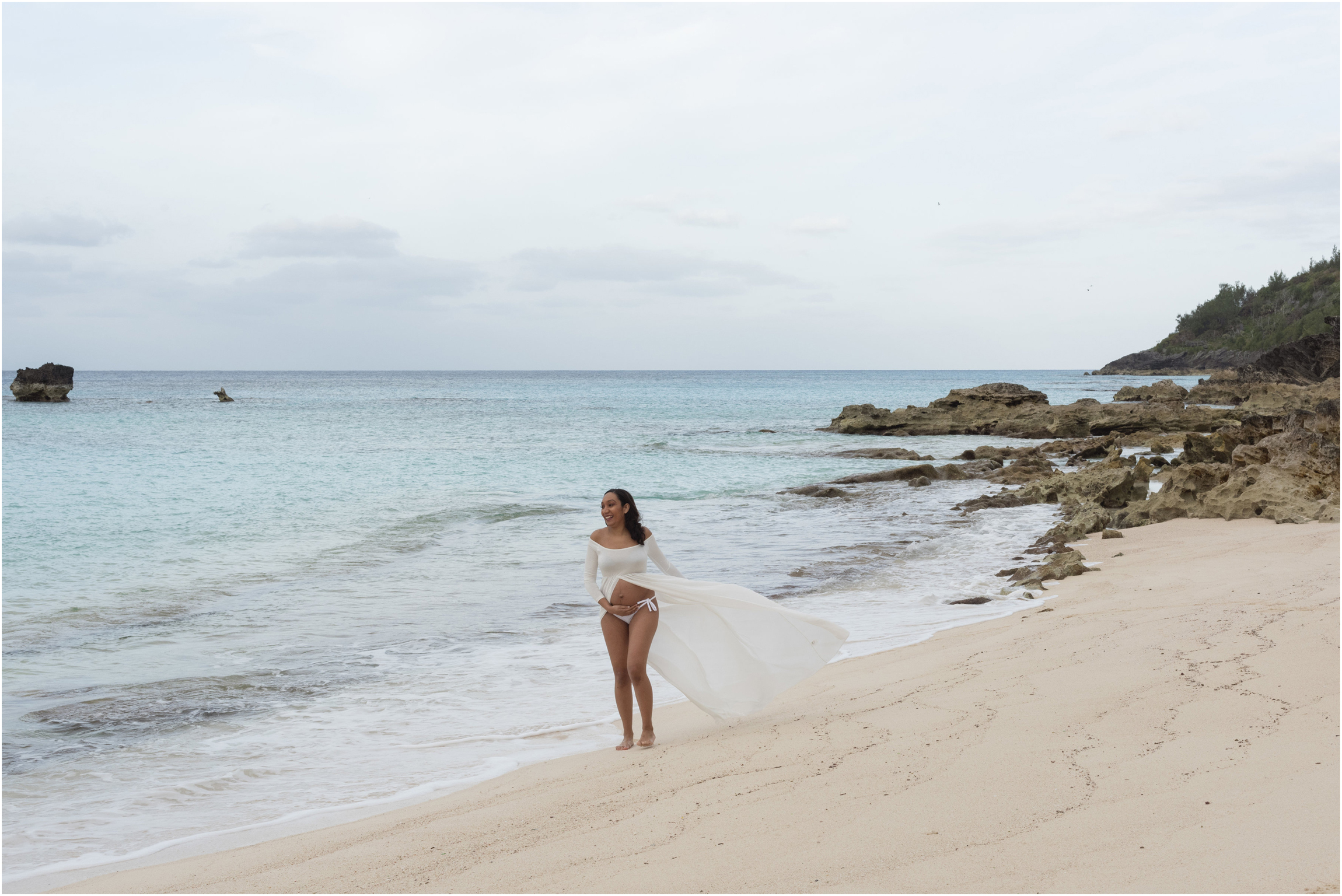 ©FianderFoto_Bermuda Maternity Photographer_Church Bay Beach_Tiffany_008.jpg