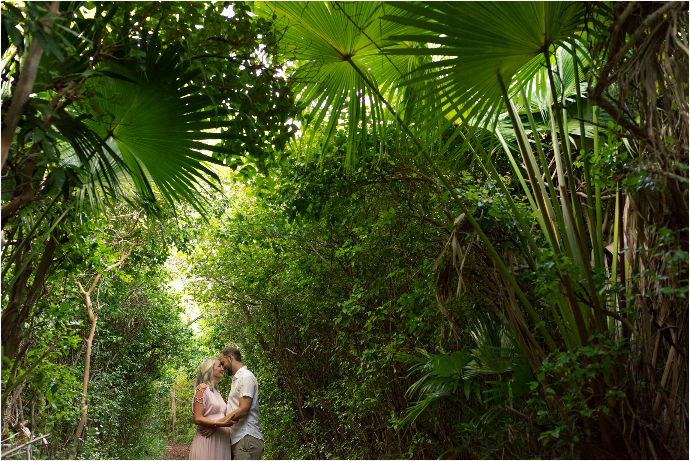 ©FianderFoto_Bermuda_Tom Moore's Jungle_Proposal Maternity Photographer_Erika_Andy_014.jpg