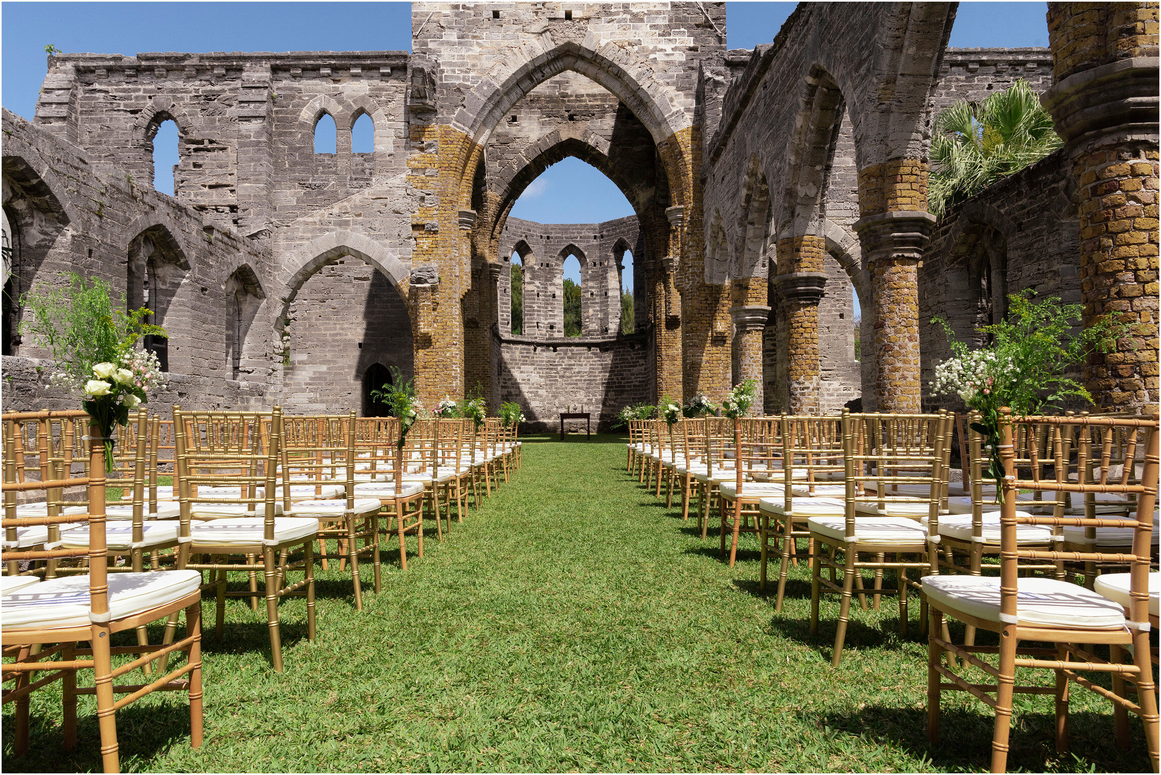 ©Fiander Foto_Bermuda Wedding Photographer_Unfinished Church_Janeese_Kyle_056.jpg