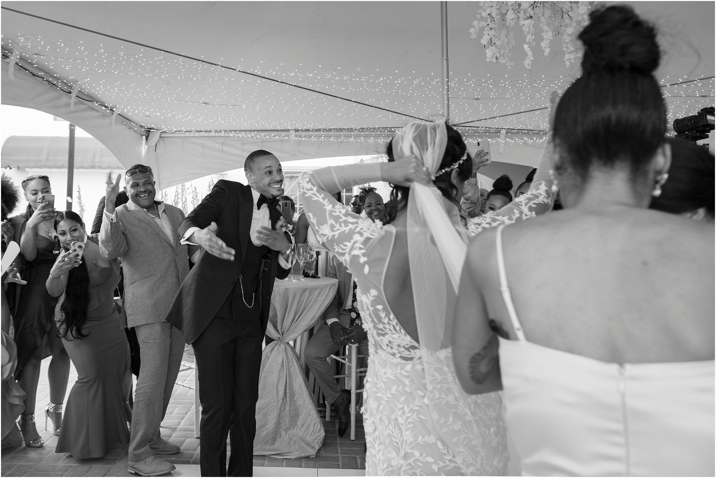 ©Fiander Foto_Bermuda Wedding Photographer_Unfinished Church_Janeese_Kyle_097.jpg