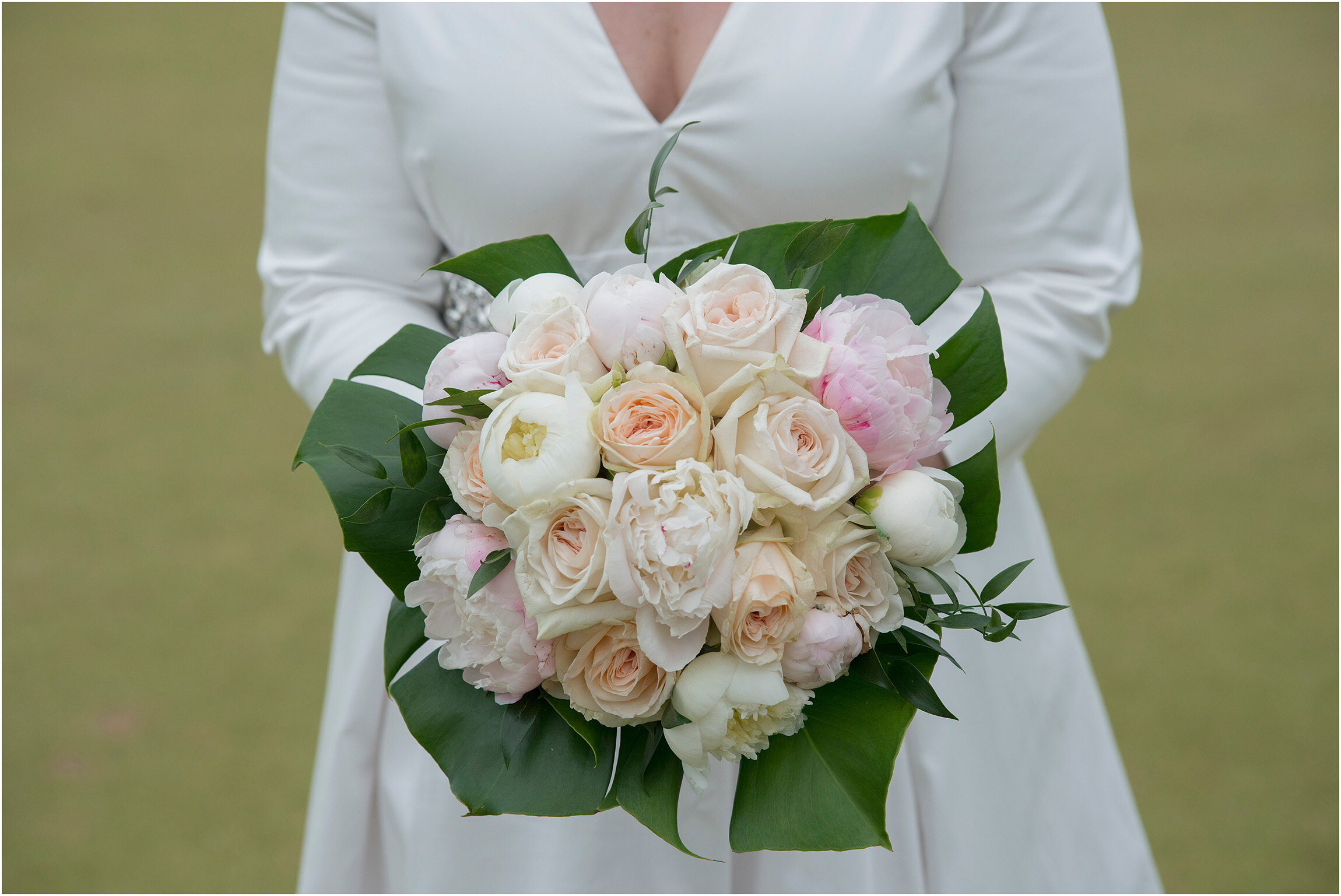 ©FianderFoto_Coral Beach Club_Bermuda_Wedding_CM_024.jpg