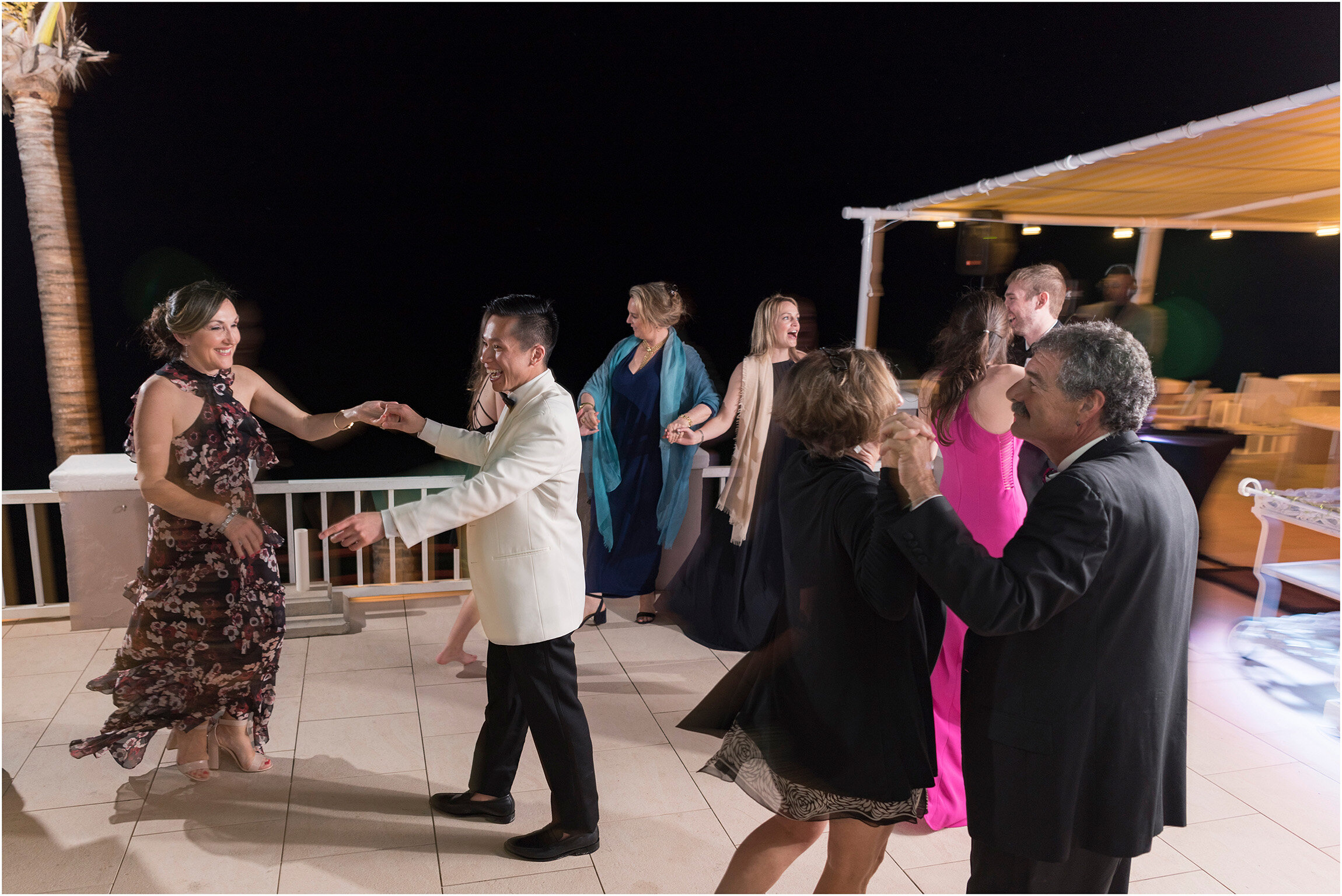 ©FianderFoto_Coral Beach Club_Bermuda_Wedding_CM_088.jpg