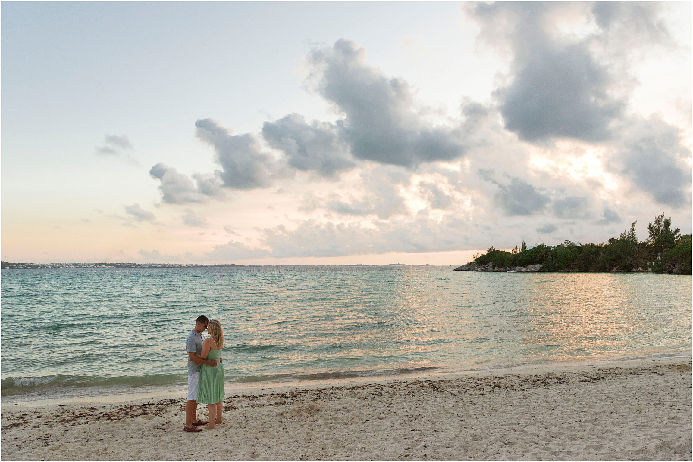 ©FianderFoto_Bermuda Engagement Photos_Shelly Bay Beach_Annilee_Kevin_019.jpg