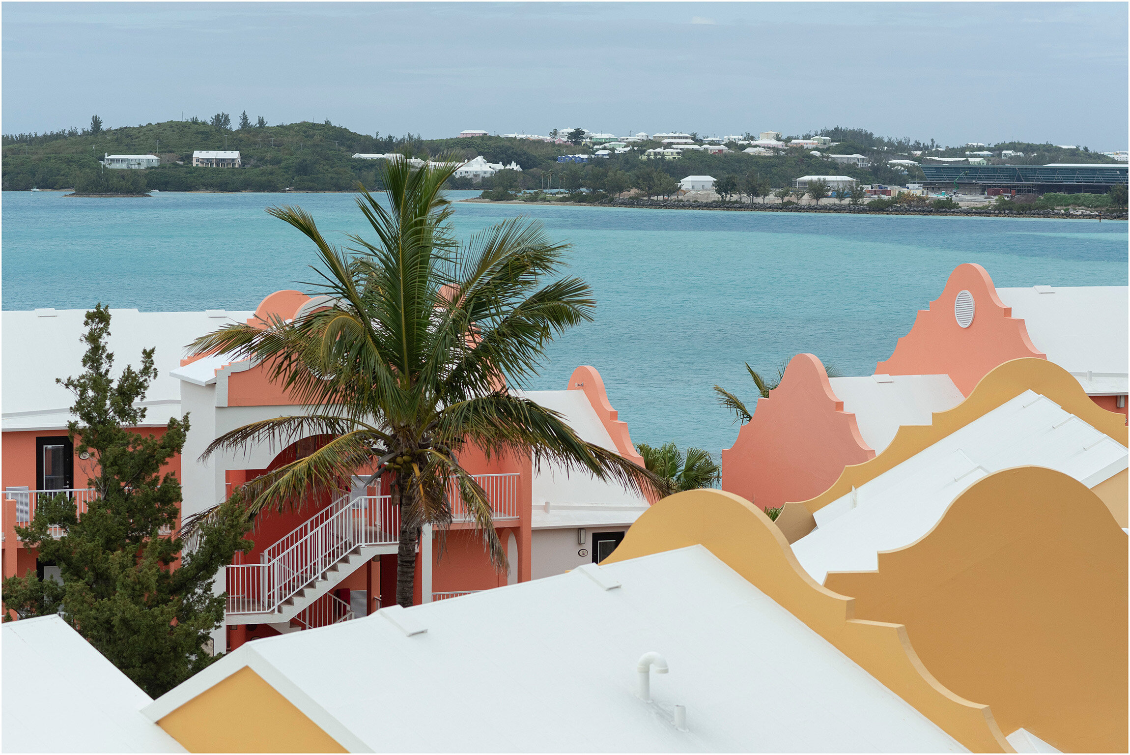 Bermuda Elopement_©Fiander Foto_Grotto Bay Resort_002.jpg