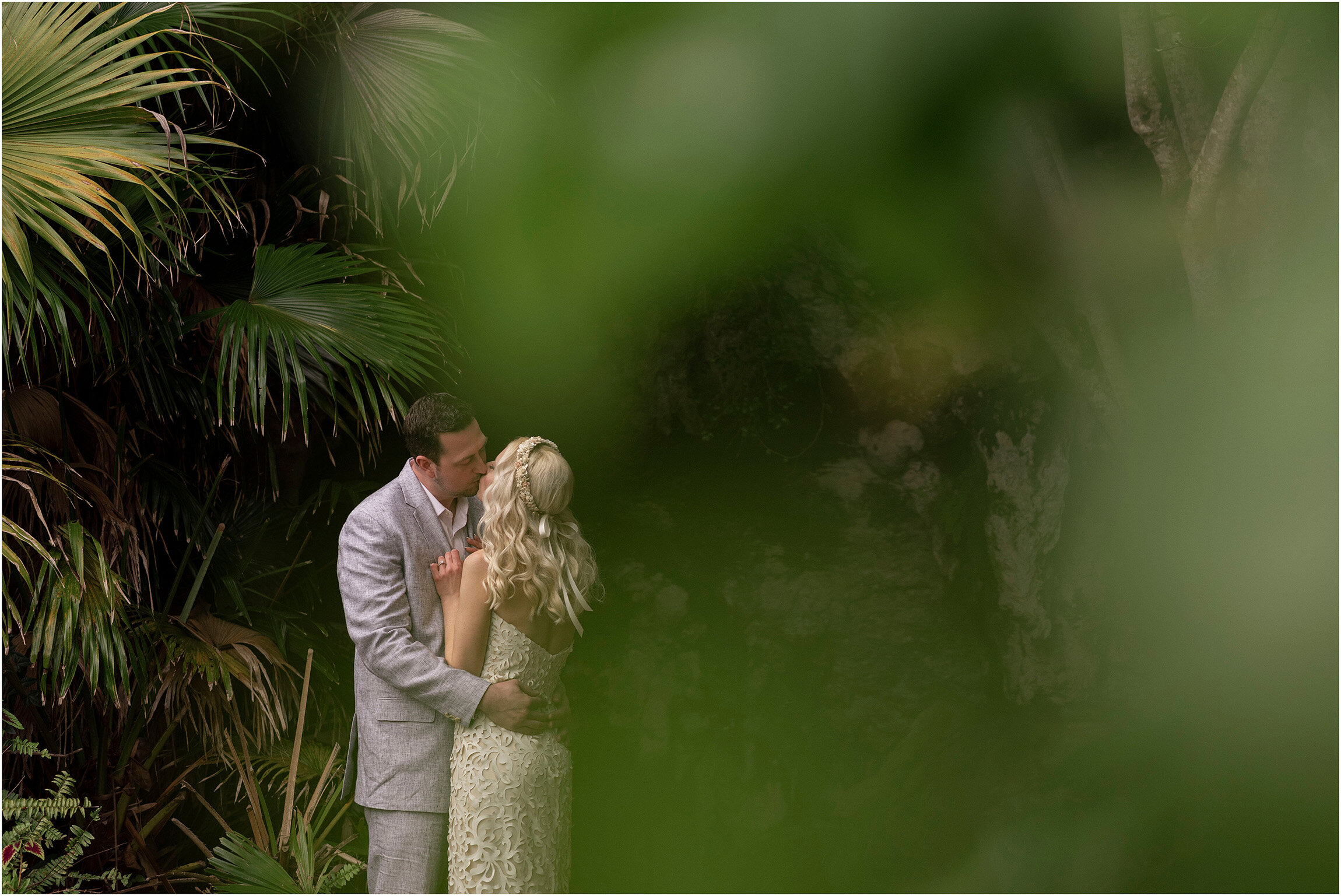 Bermuda Elopement_©Fiander Foto_Grotto Bay Resort_019.jpg