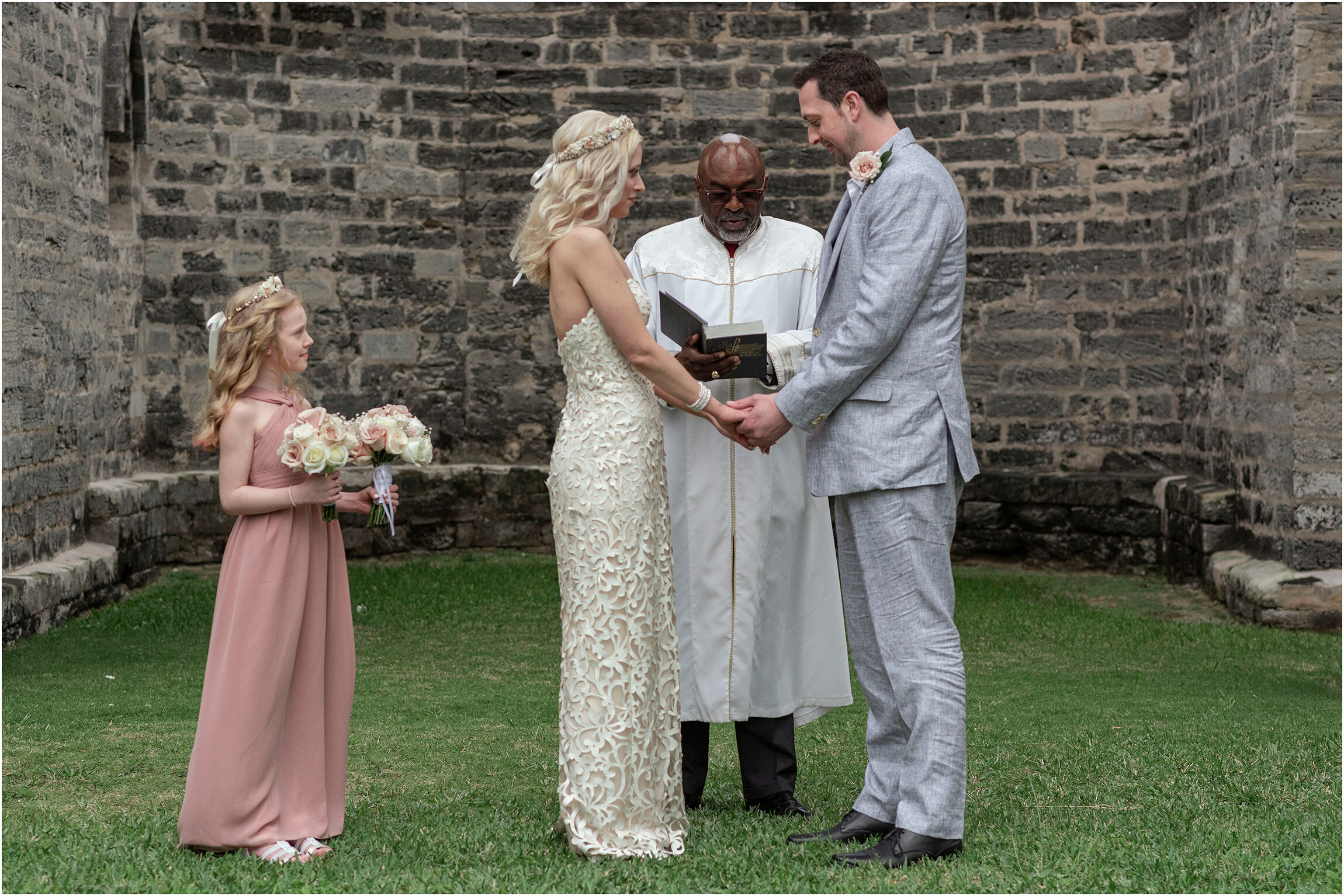 Bermuda Elopement_©Fiander Foto_Grotto Bay Resort_035.jpg