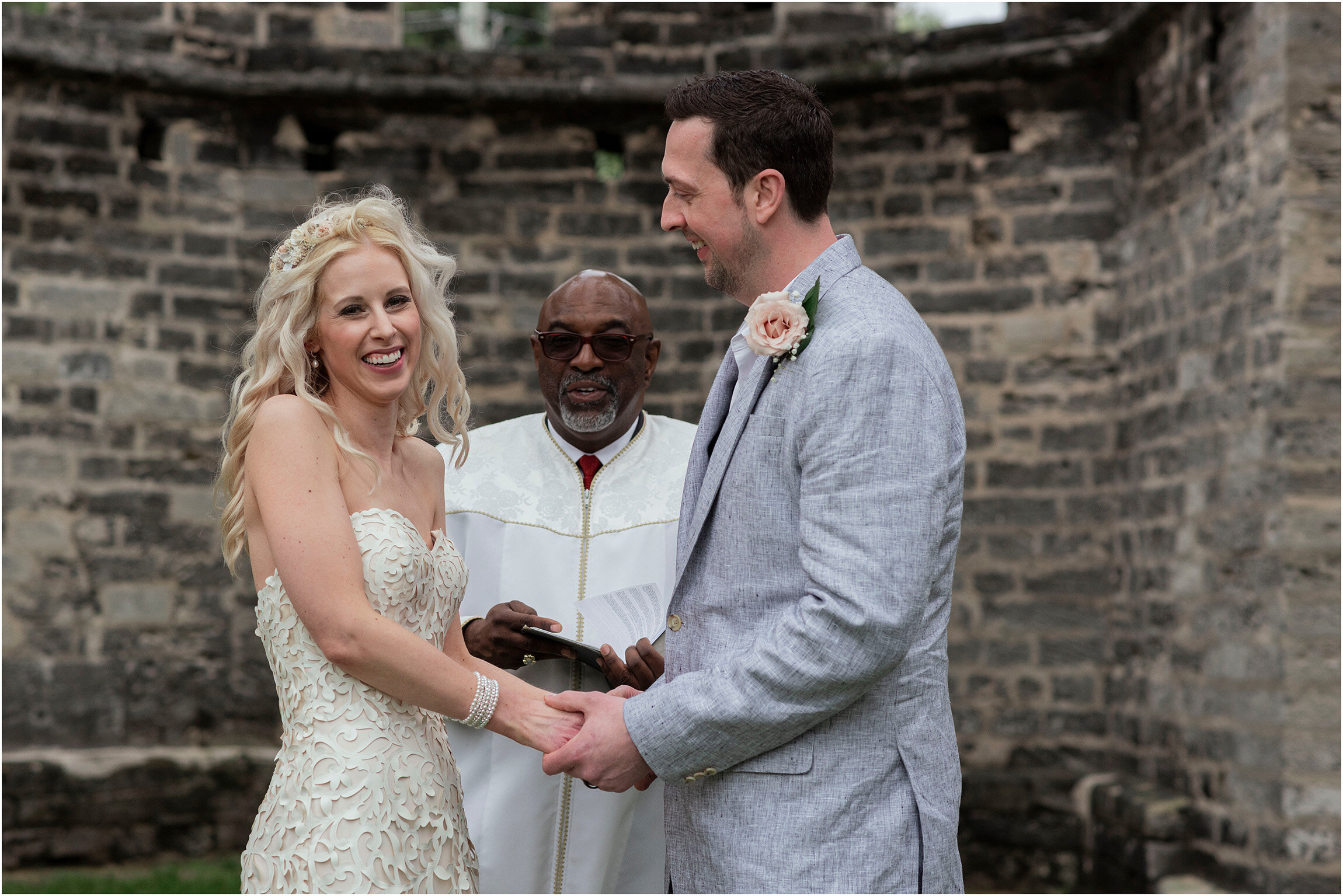 Bermuda Elopement_©Fiander Foto_Grotto Bay Resort_050.jpg