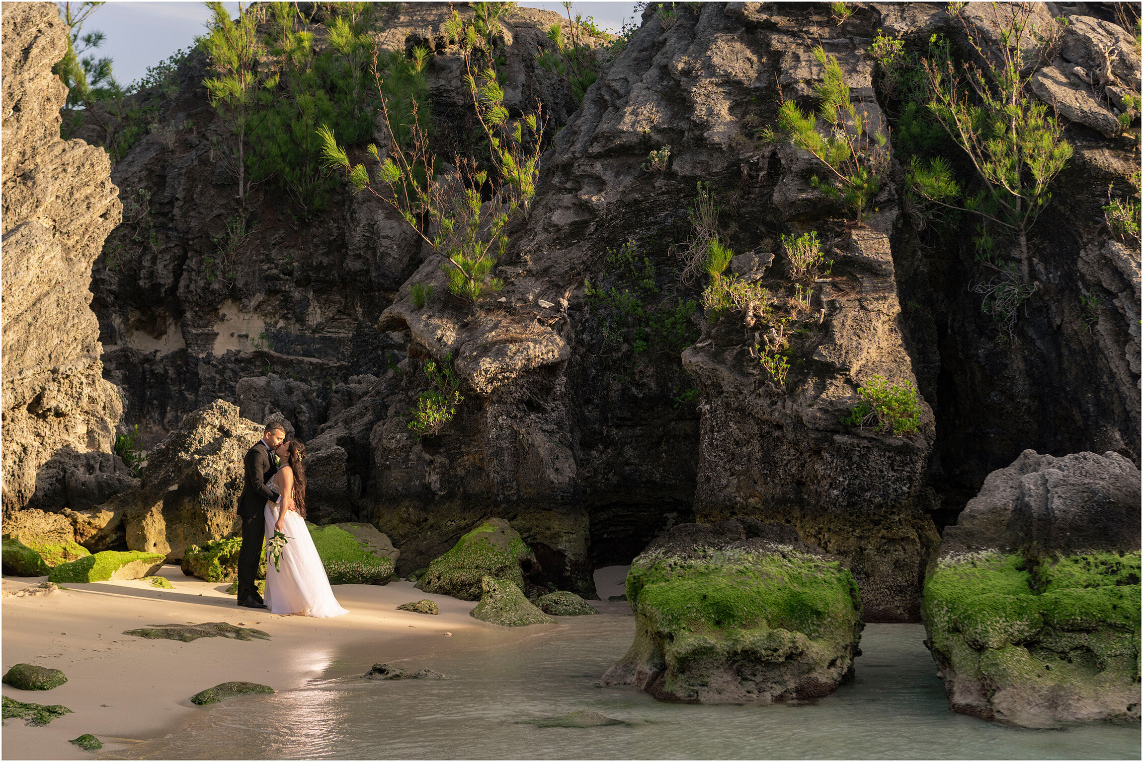 Bermuda Elopement_Jobsons Cove_©FianderFoto_035.jpg