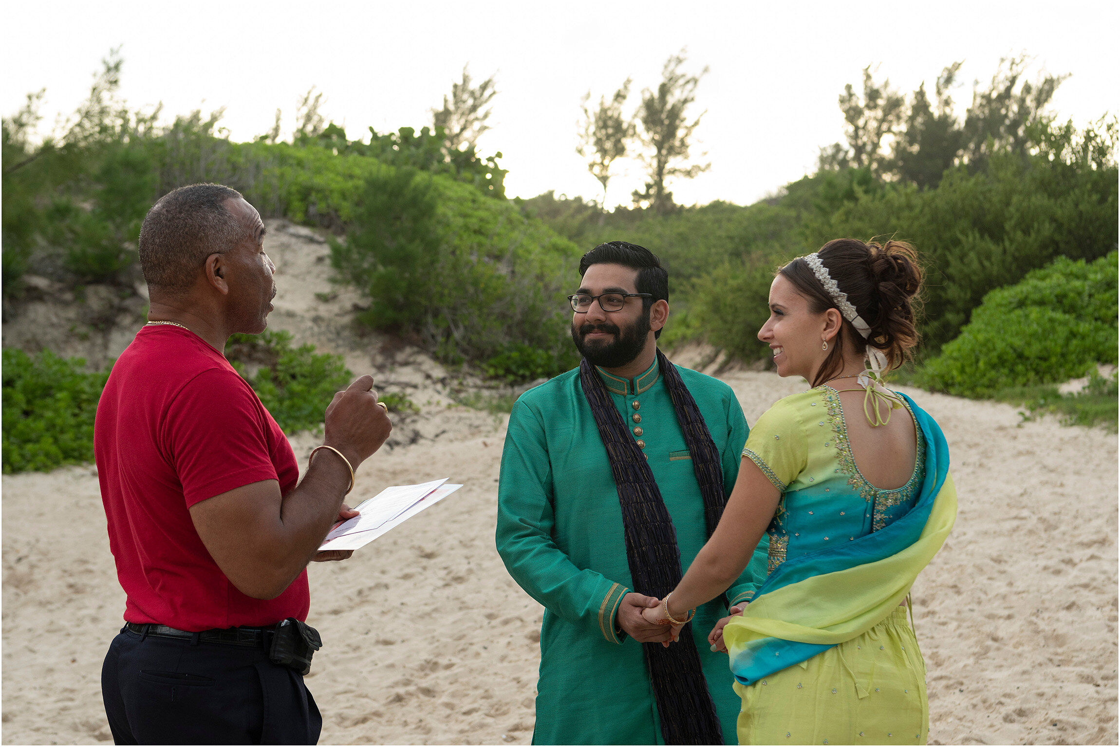 Hindu Wedding Bermuda_©FianderFoto_Jobsons Cove Elopement_006.jpg