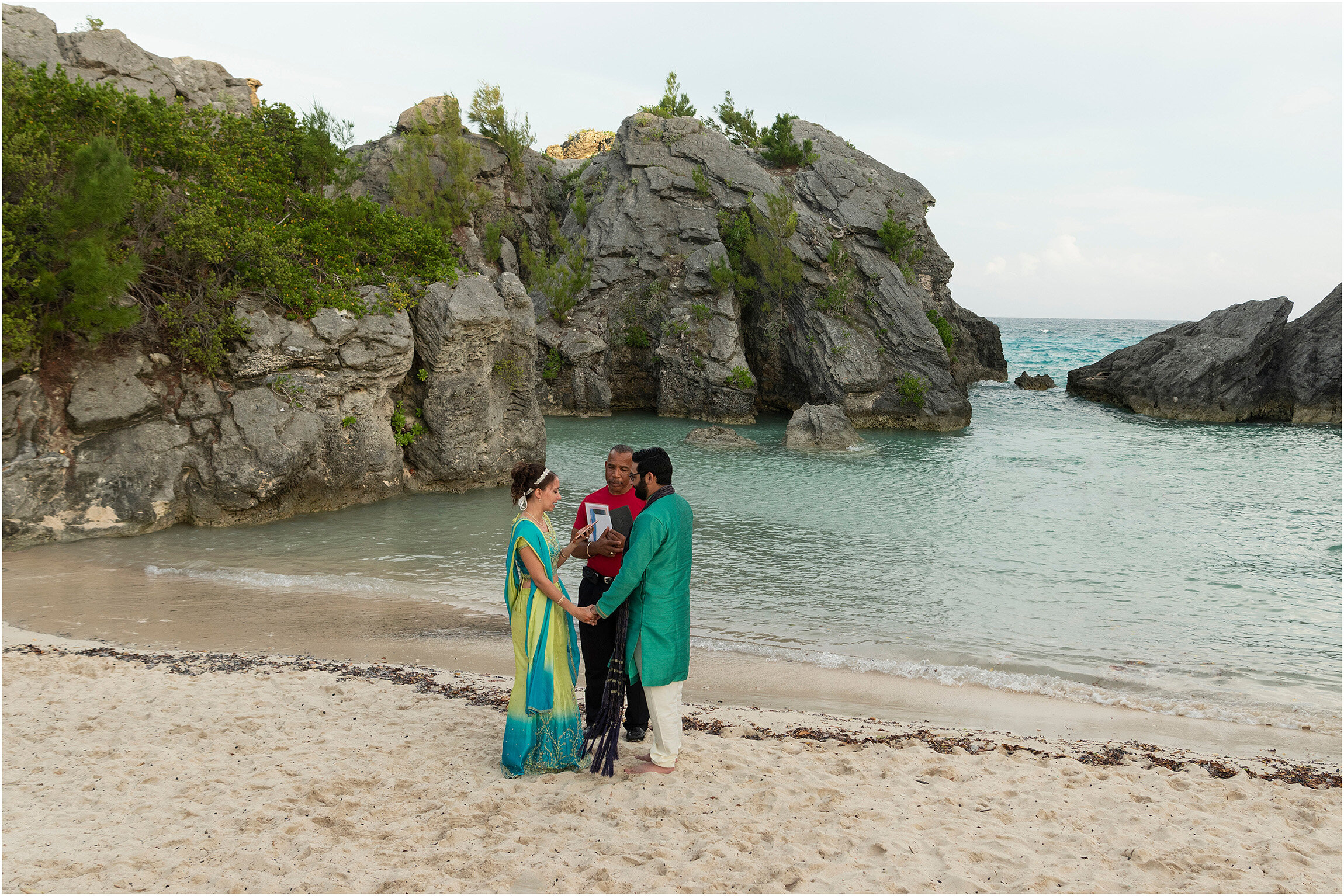 Hindu Wedding Bermuda_©FianderFoto_Jobsons Cove Elopement_015.jpg