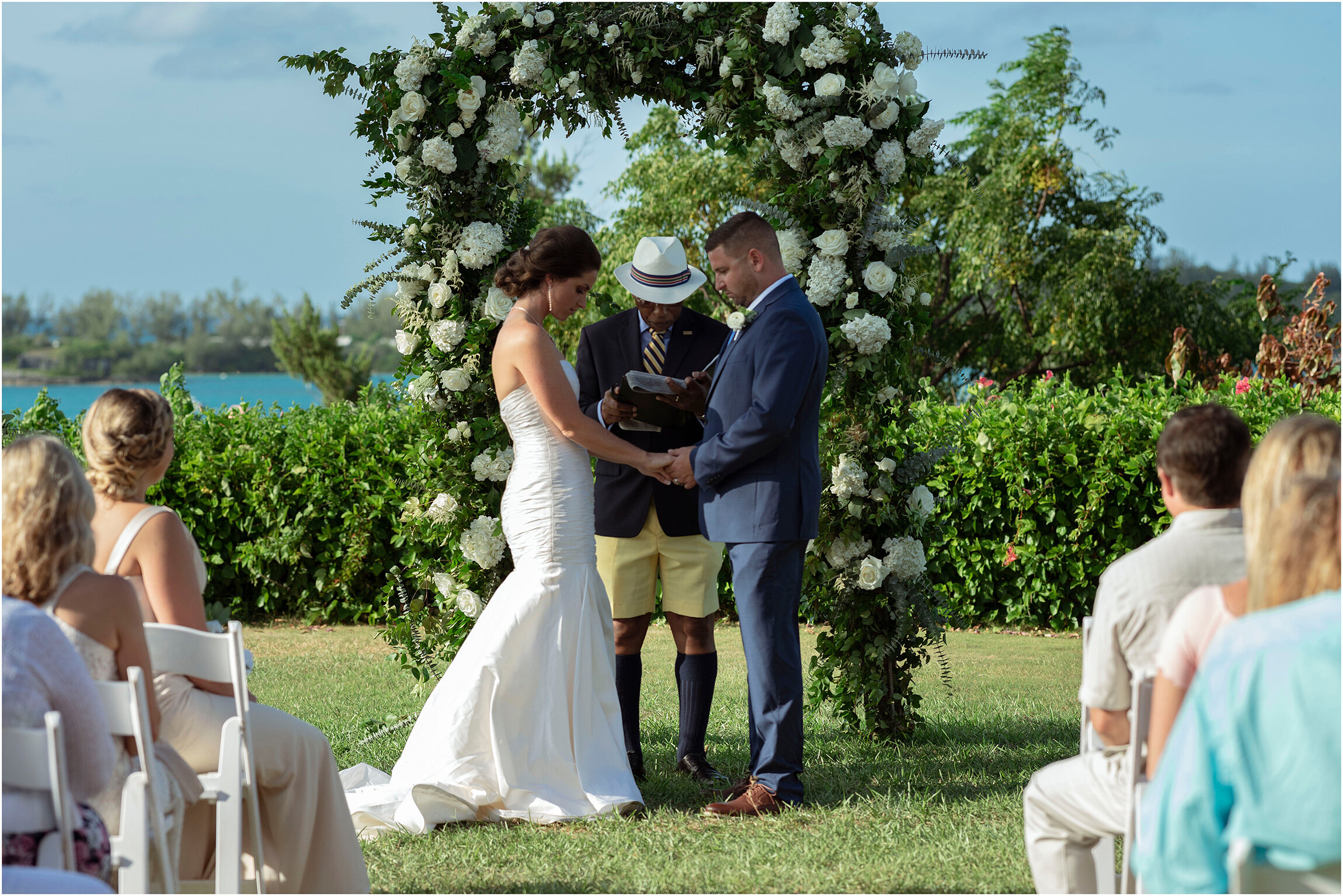 Grotto Bay Wedding Photographer Bermuda_©FianderFoto_032.jpg