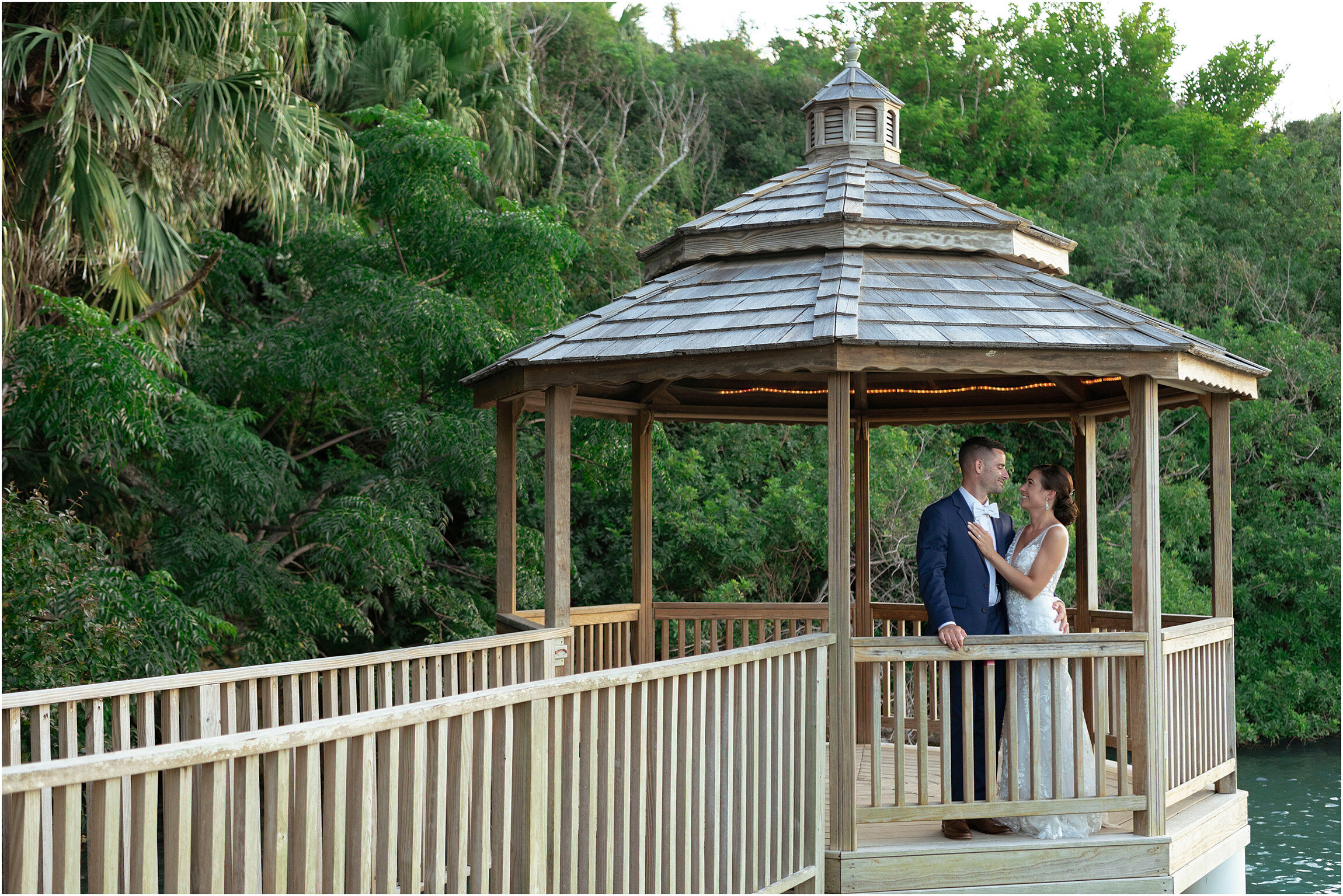 Bermuda Wedding Photographer_Grotto Bay Resort_C and S_©FianderFoto_042.jpg