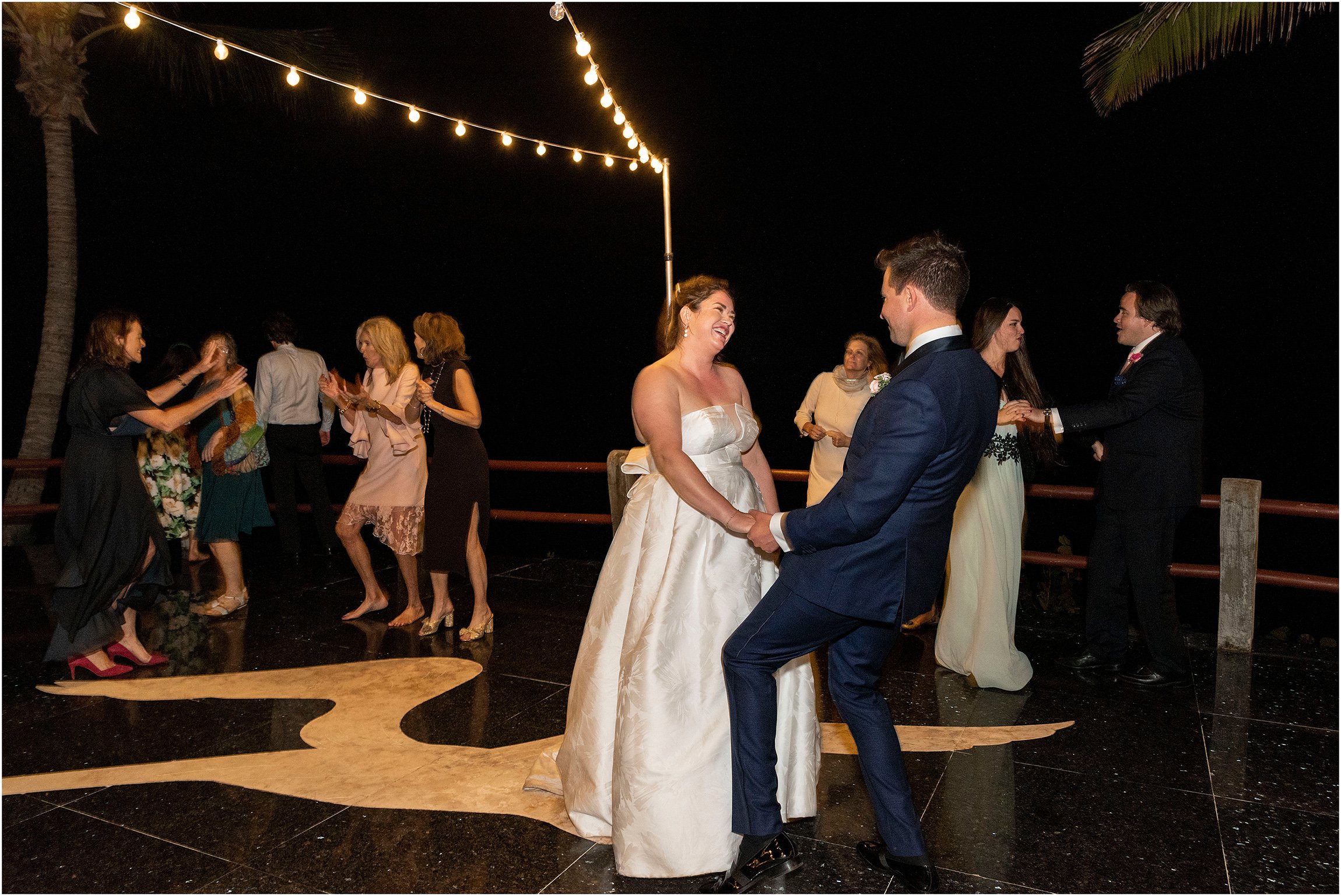 Coral Beach Bermuda Wedding_©FianderFoto_132.jpg