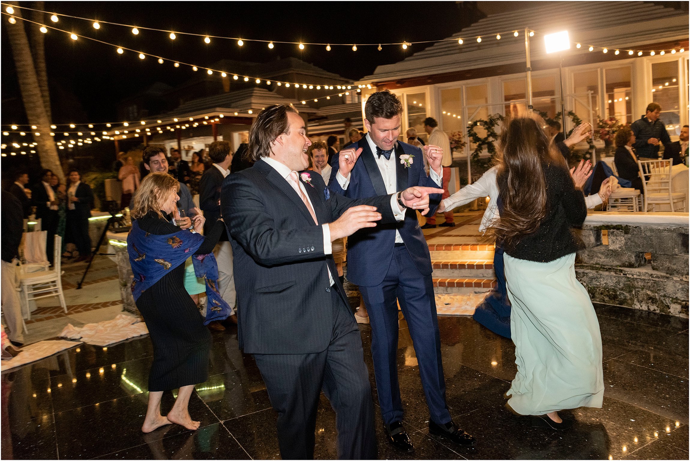 Coral Beach Bermuda Wedding_©FianderFoto_133.jpg