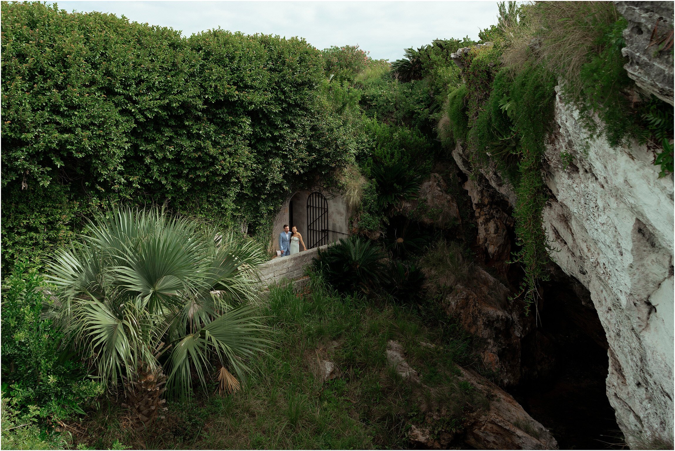 Bermuda+Wedding+Photographer_Royal+Naval+Dockyard_004.jpg