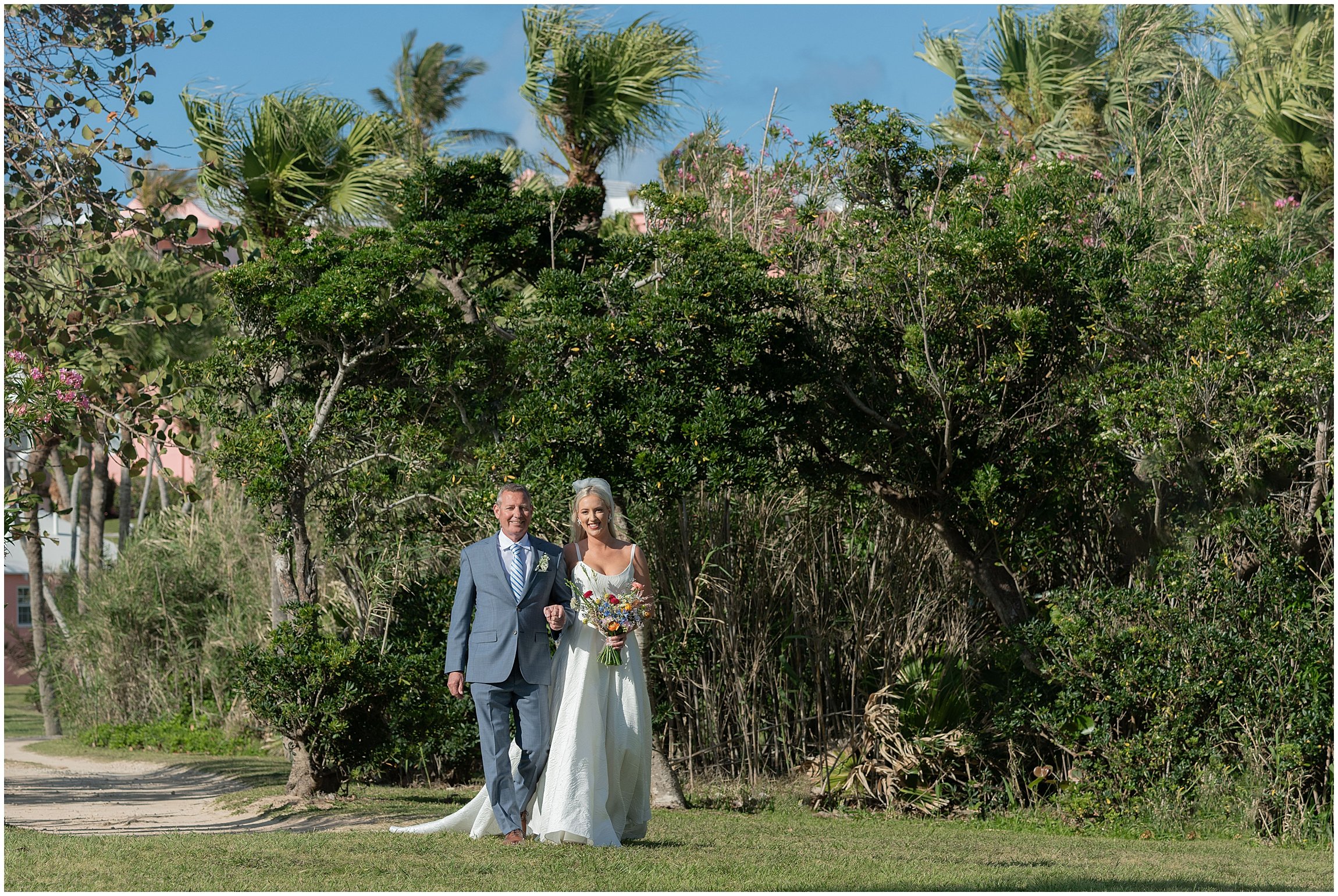 Bermuda Wedding Photographer_Cambridge Beaches_027.jpg