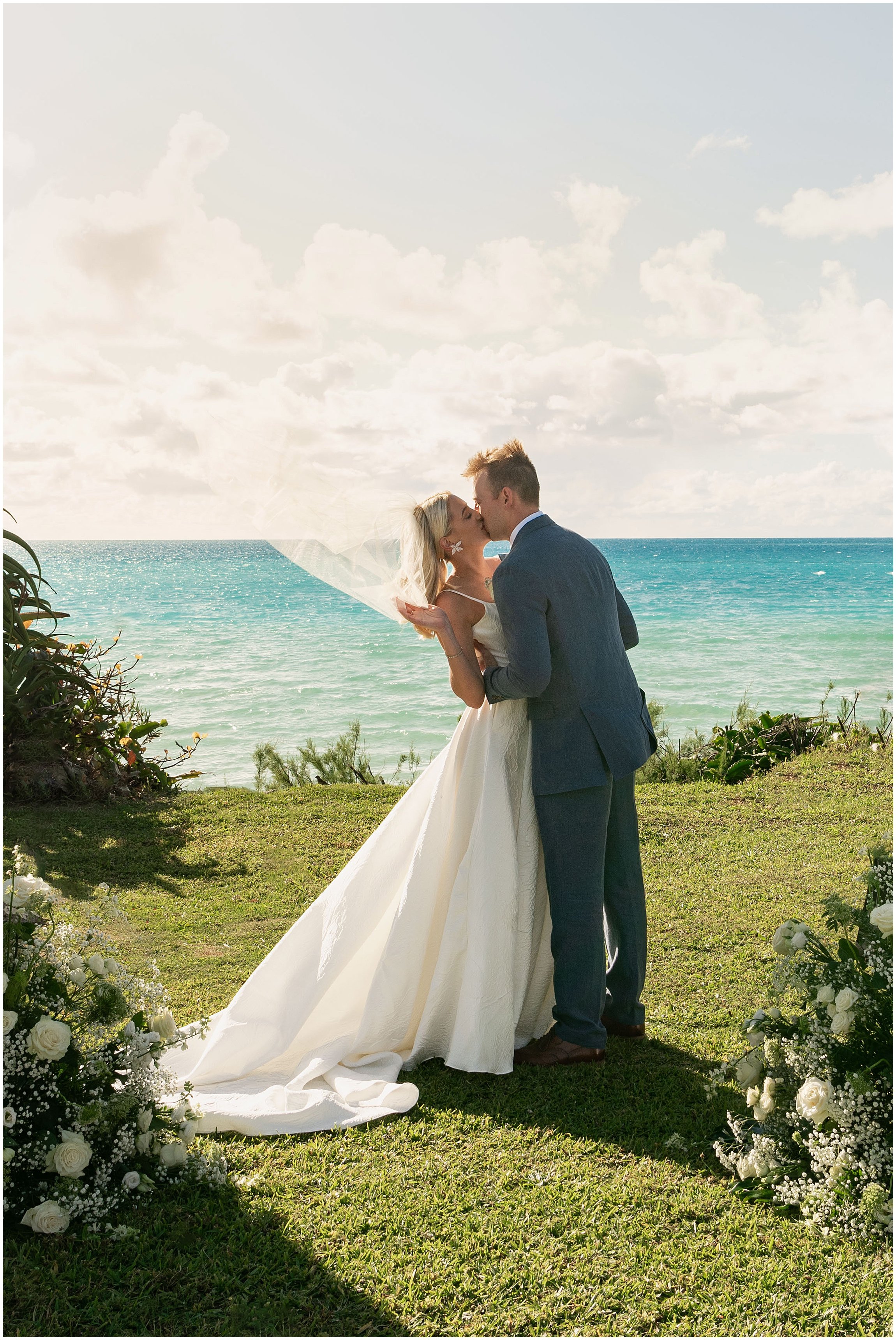 Bermuda Wedding Photographer_Cambridge Beaches_042.jpg