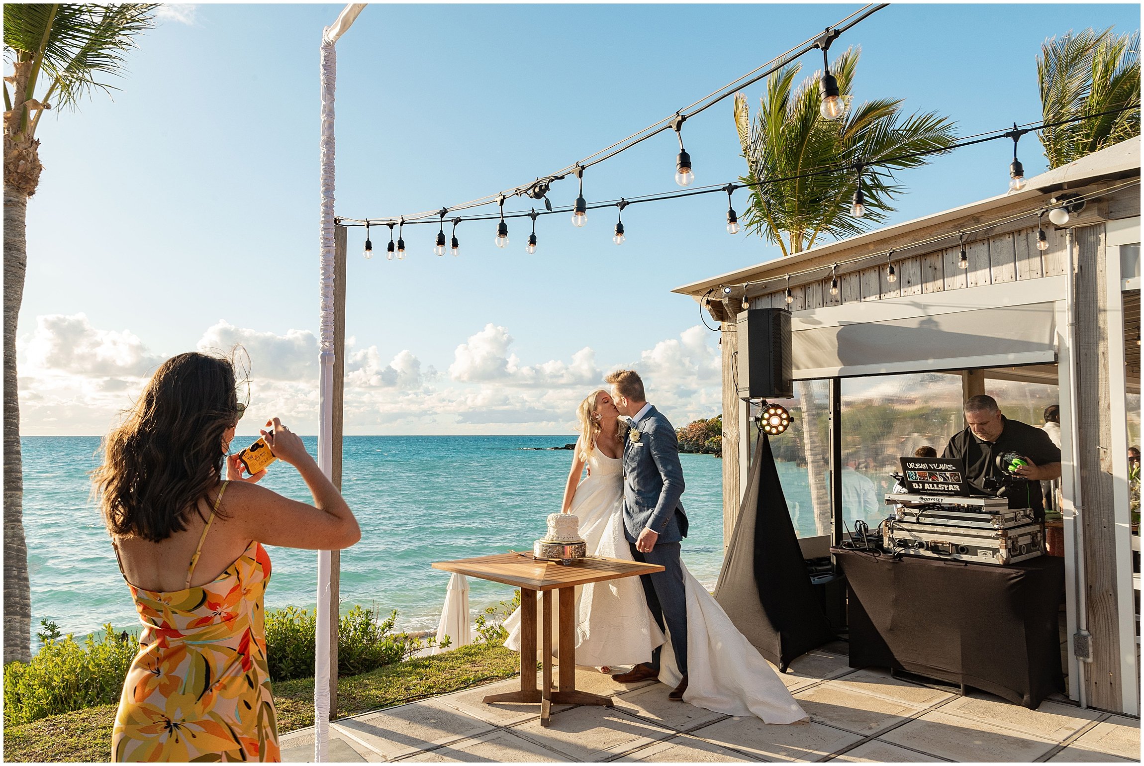Bermuda Wedding Photographer_Cambridge Beaches_078.jpg