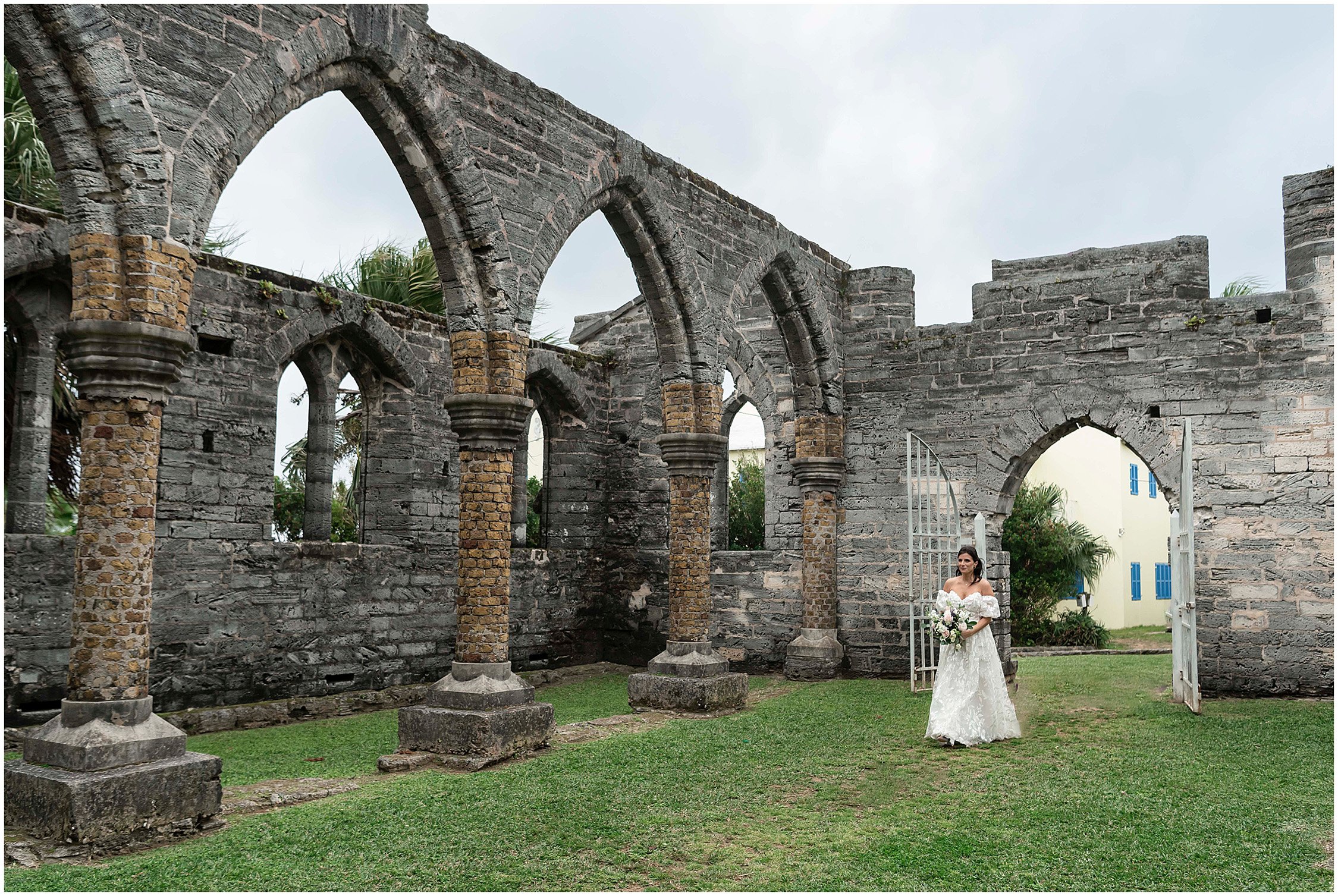 Bride and Groom elope at the Unfinished Church in Bermuda.