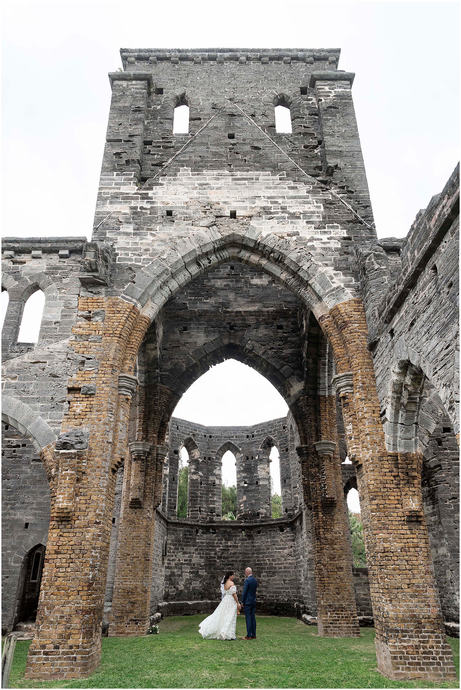Bride and Groom elope at the Unfinished Church in Bermuda.