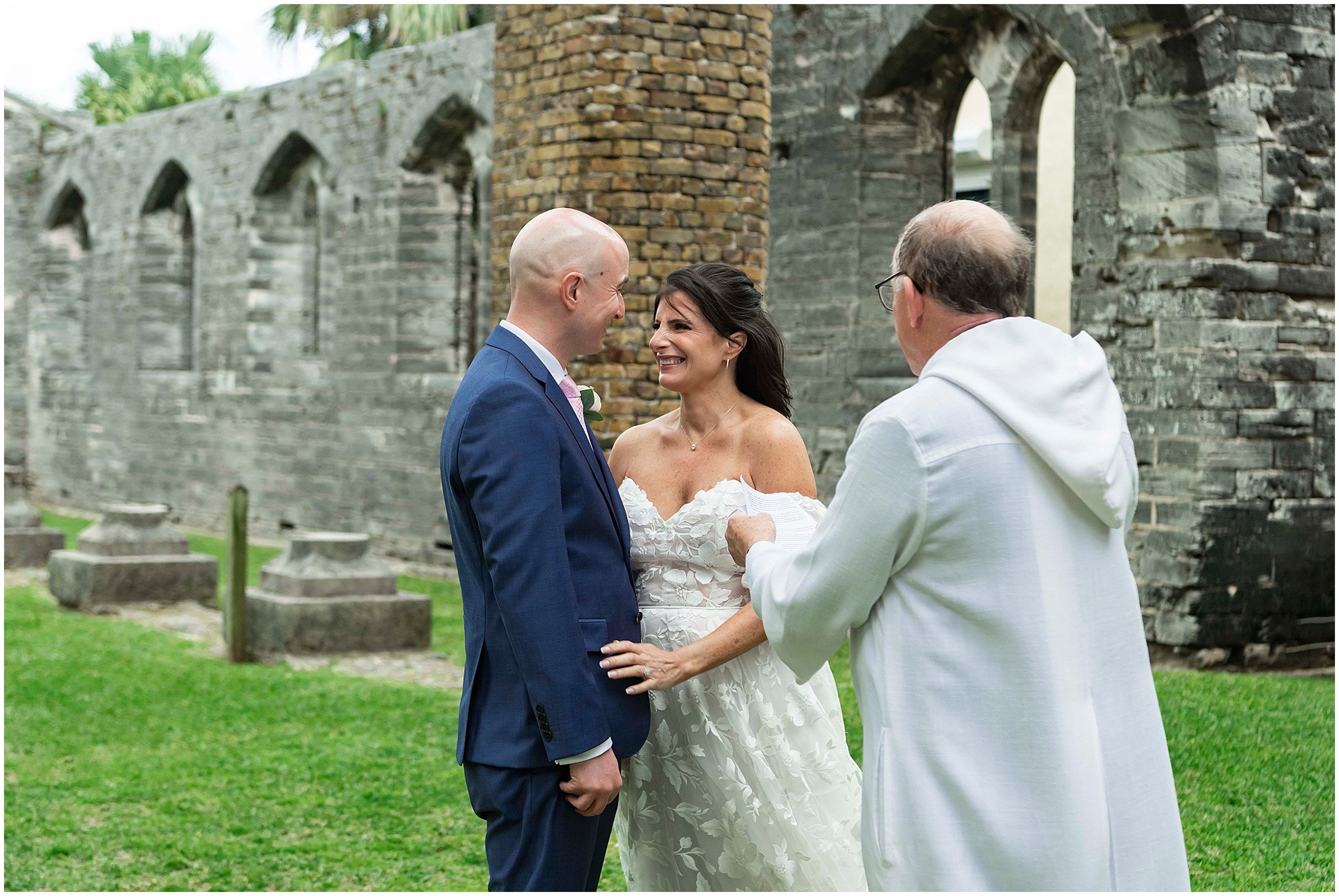 Bride and Groom elope at the Unfinished Church in Bermuda.