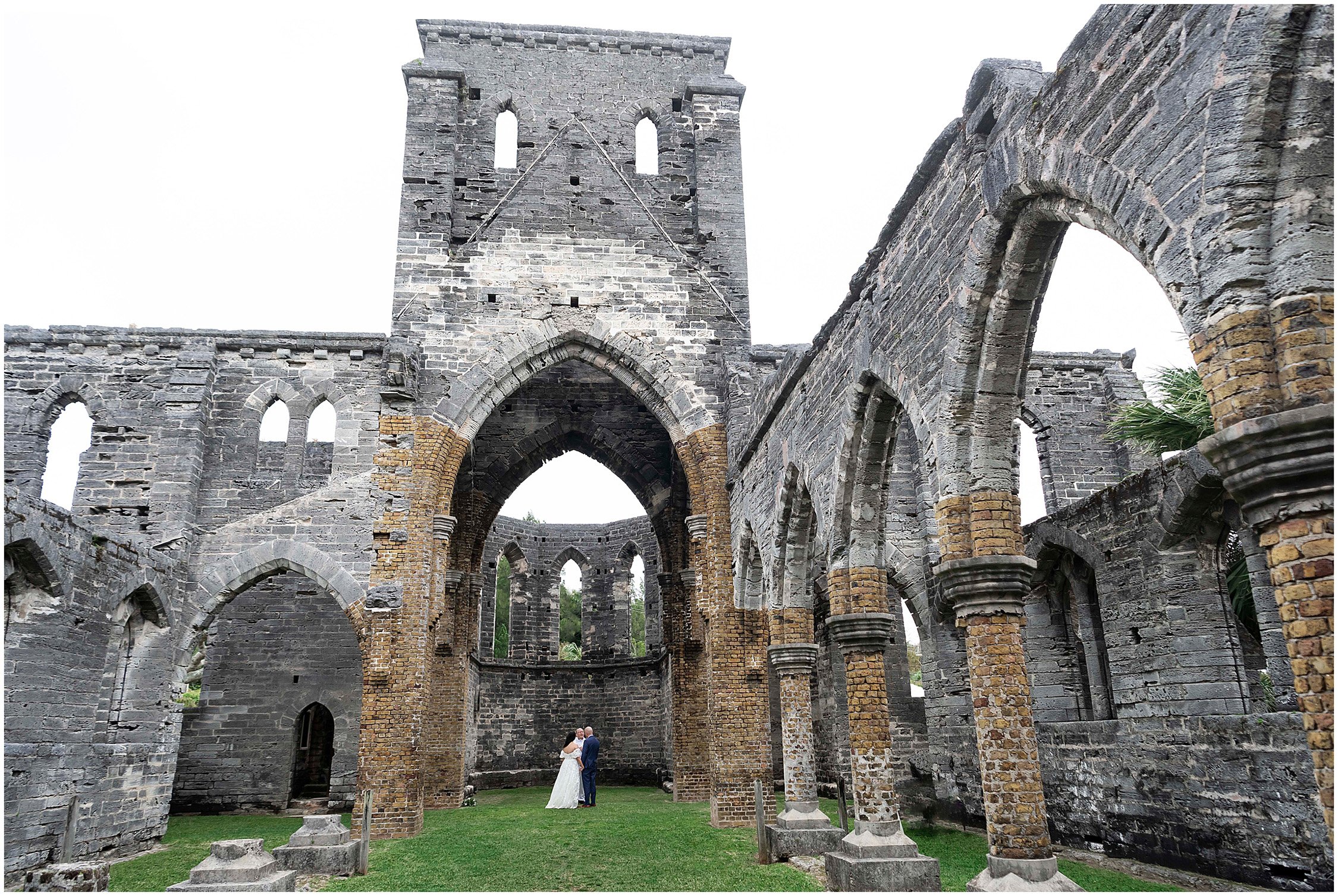 Bride and Groom elope at the Unfinished Church in Bermuda.