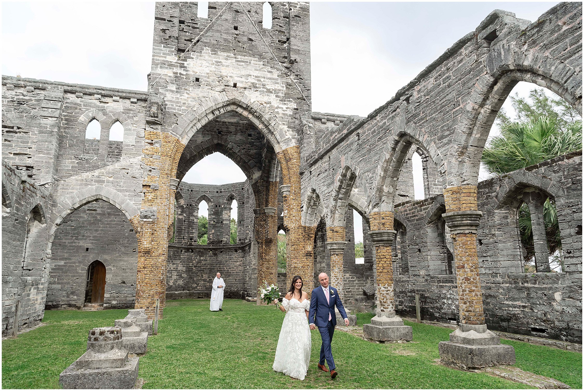 Bride and Groom elope at the Unfinished Church in Bermuda.