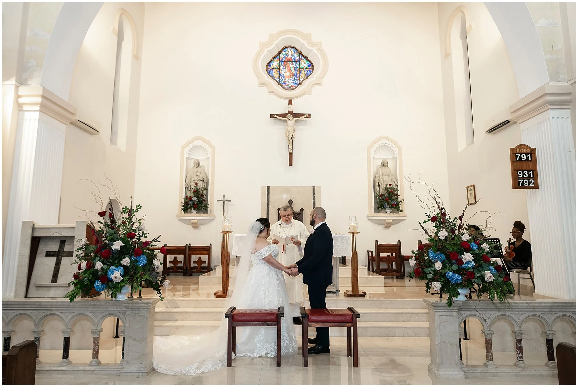 Saint Theresa's Cathedral Bermuda Wedding_©FianderFoto_015.jpg