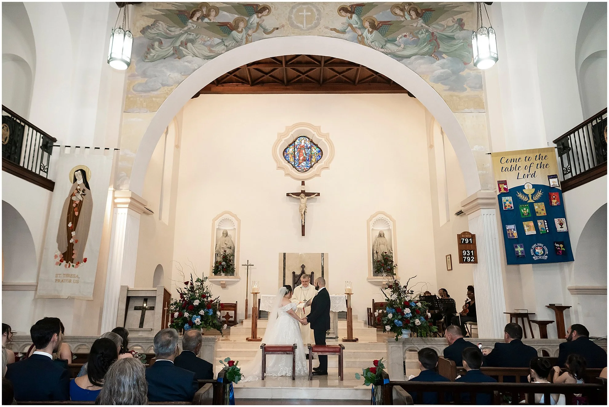 Saint Theresa's Cathedral Bermuda Wedding_©FianderFoto_020.jpg