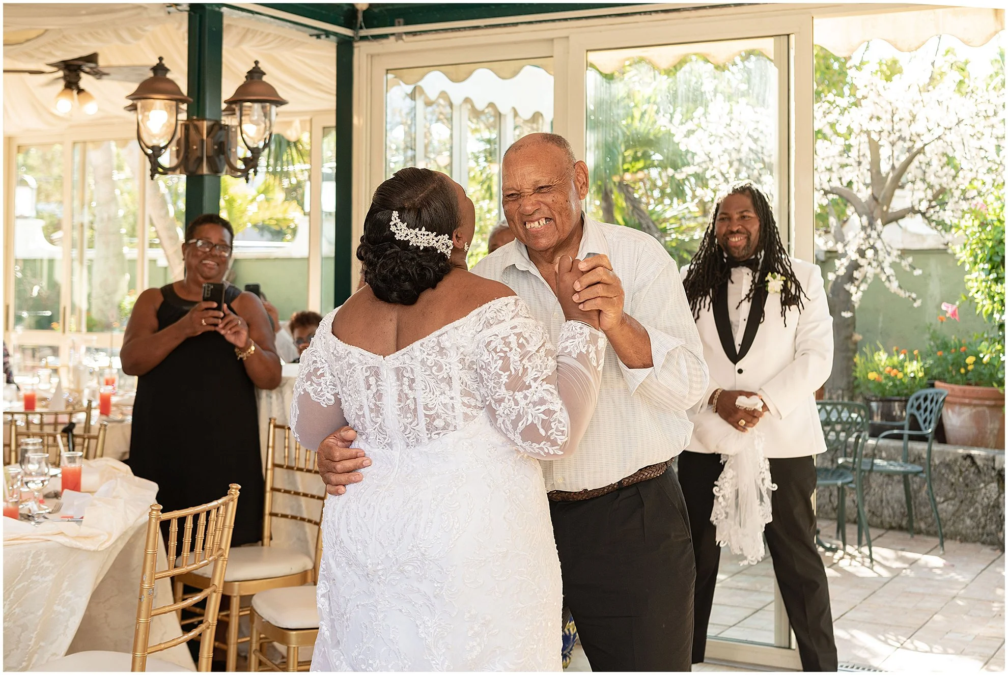 Fourways Restaurant & Inn Bermuda_Wedding_©Fiander Foto_048.jpg