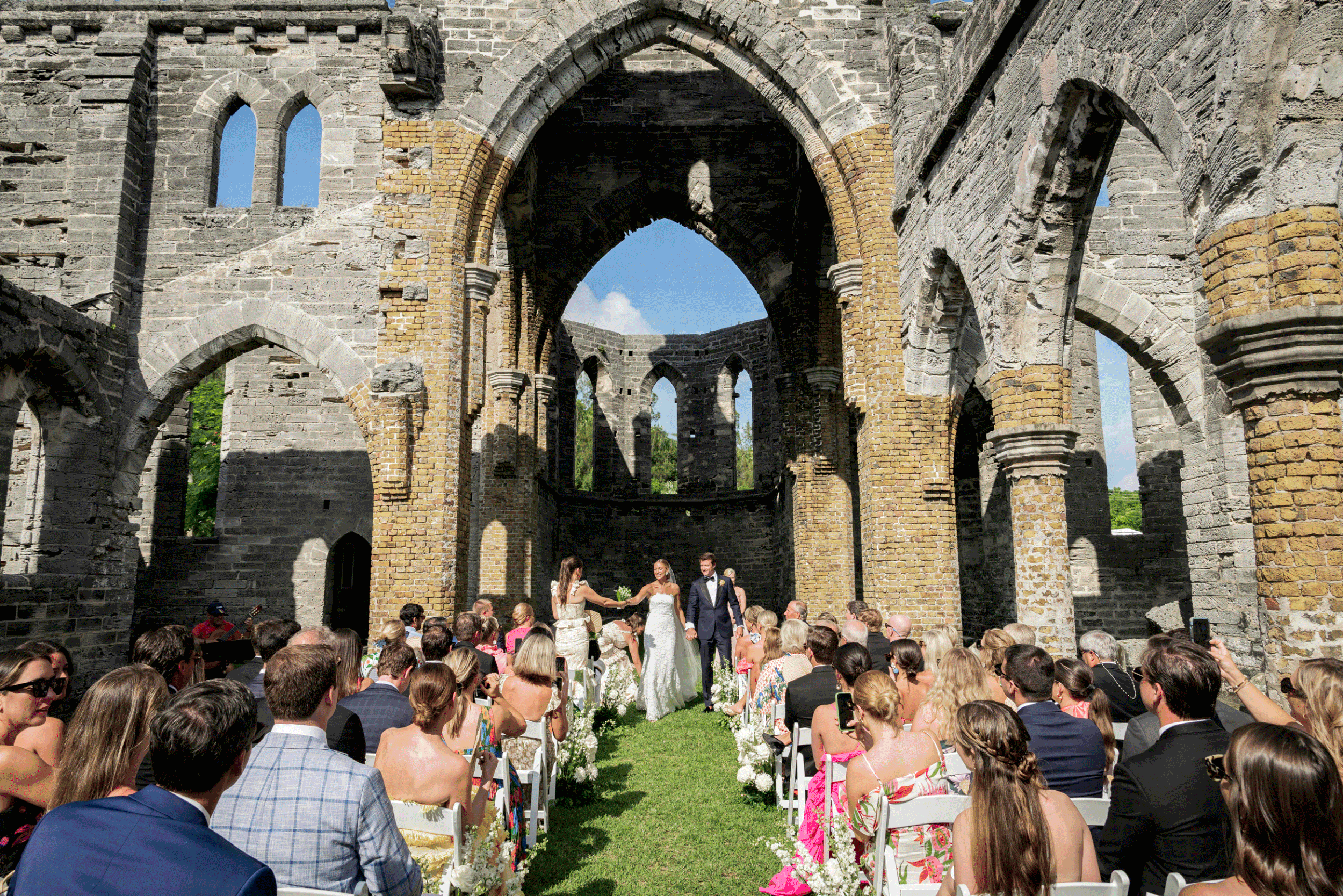 Wedding at the Unfinished Church in Bermuda