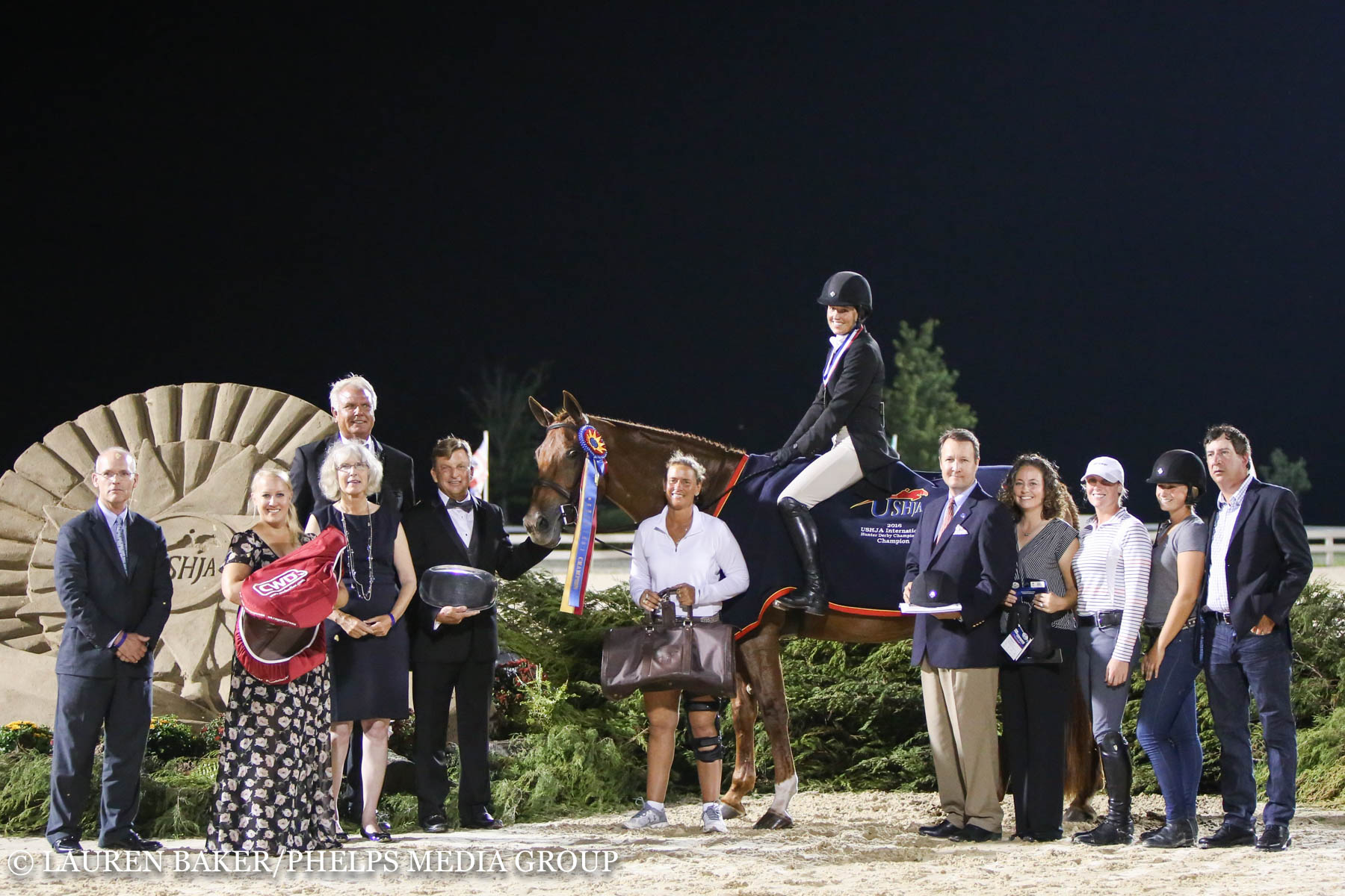 Miss Lucy and Kristy Herrera earned the 2016 USHJA International Hunter Derby Championship.