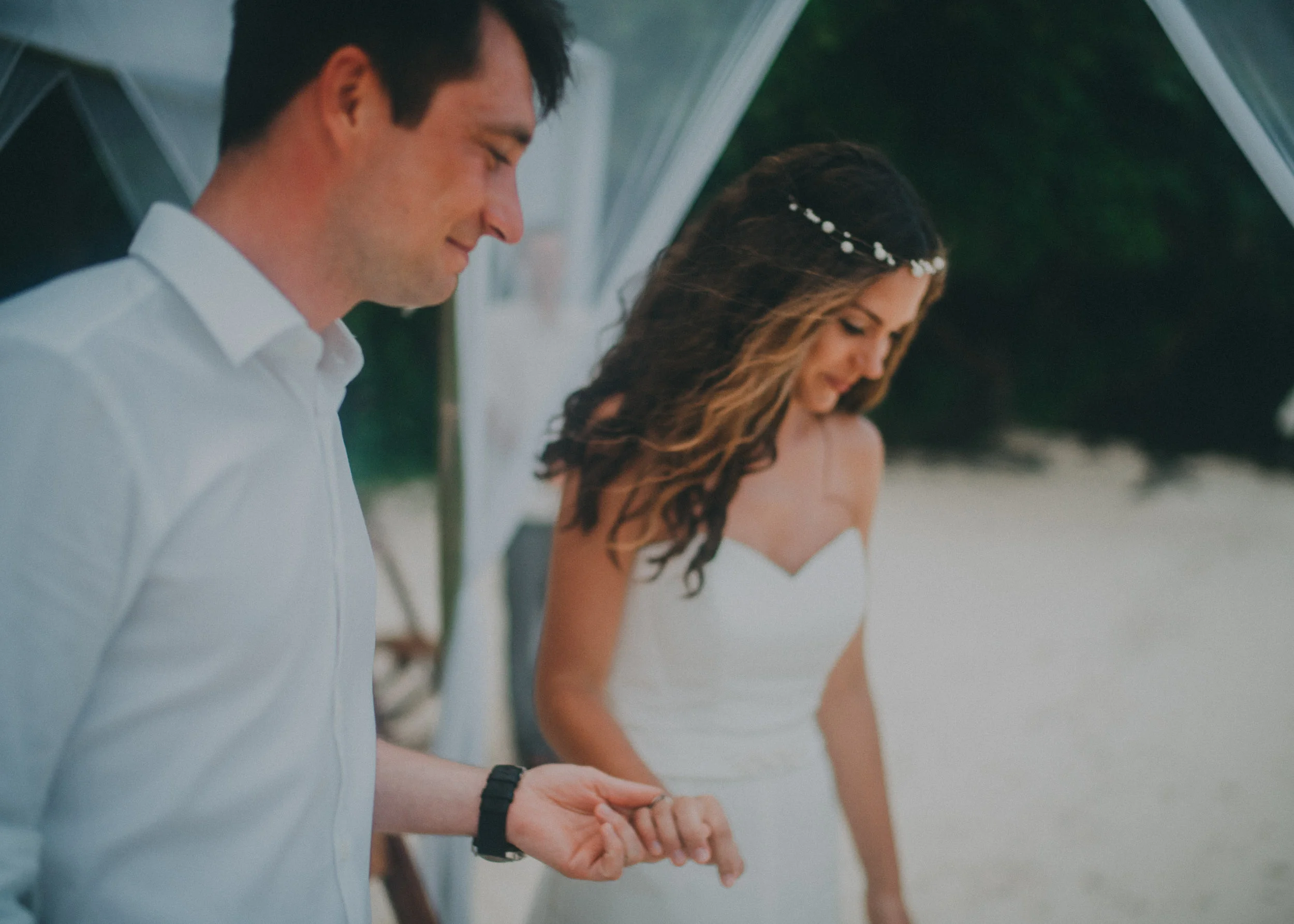  Destination Wedding in El Nido - Intimate Beach Wedding Photos 