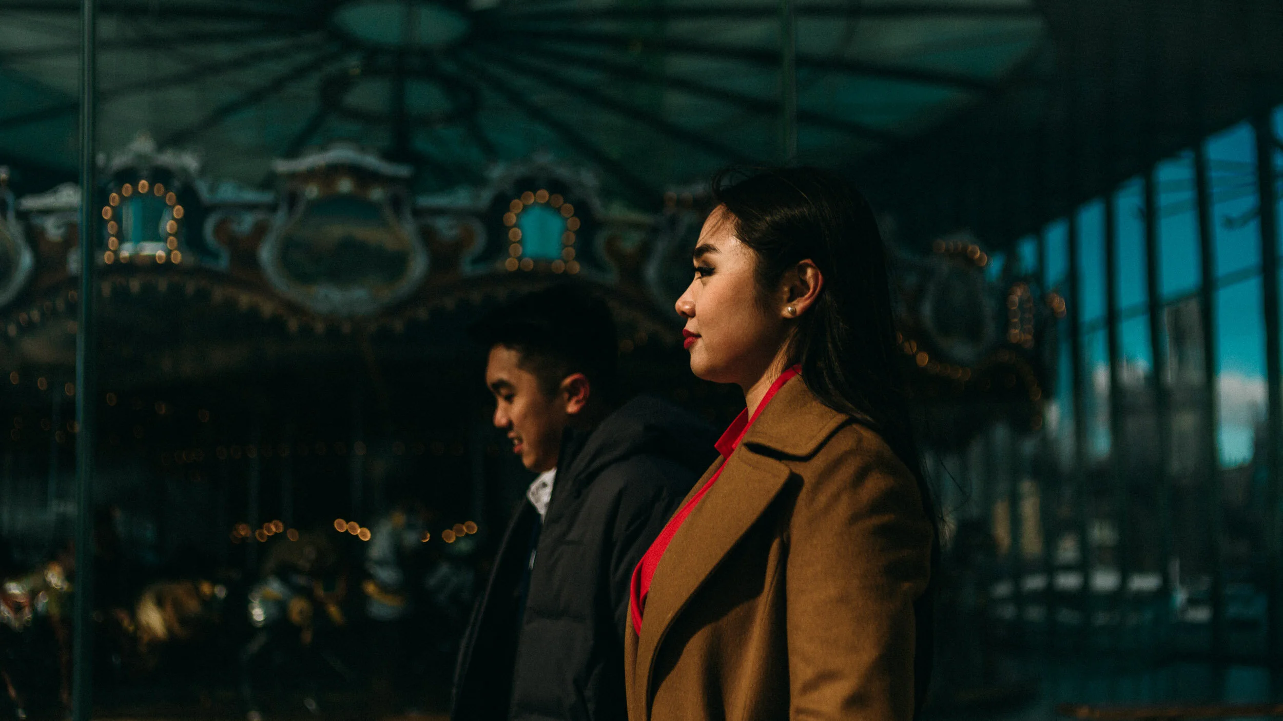 New York City Engagement Photos - DUMBO - ManuIngrid