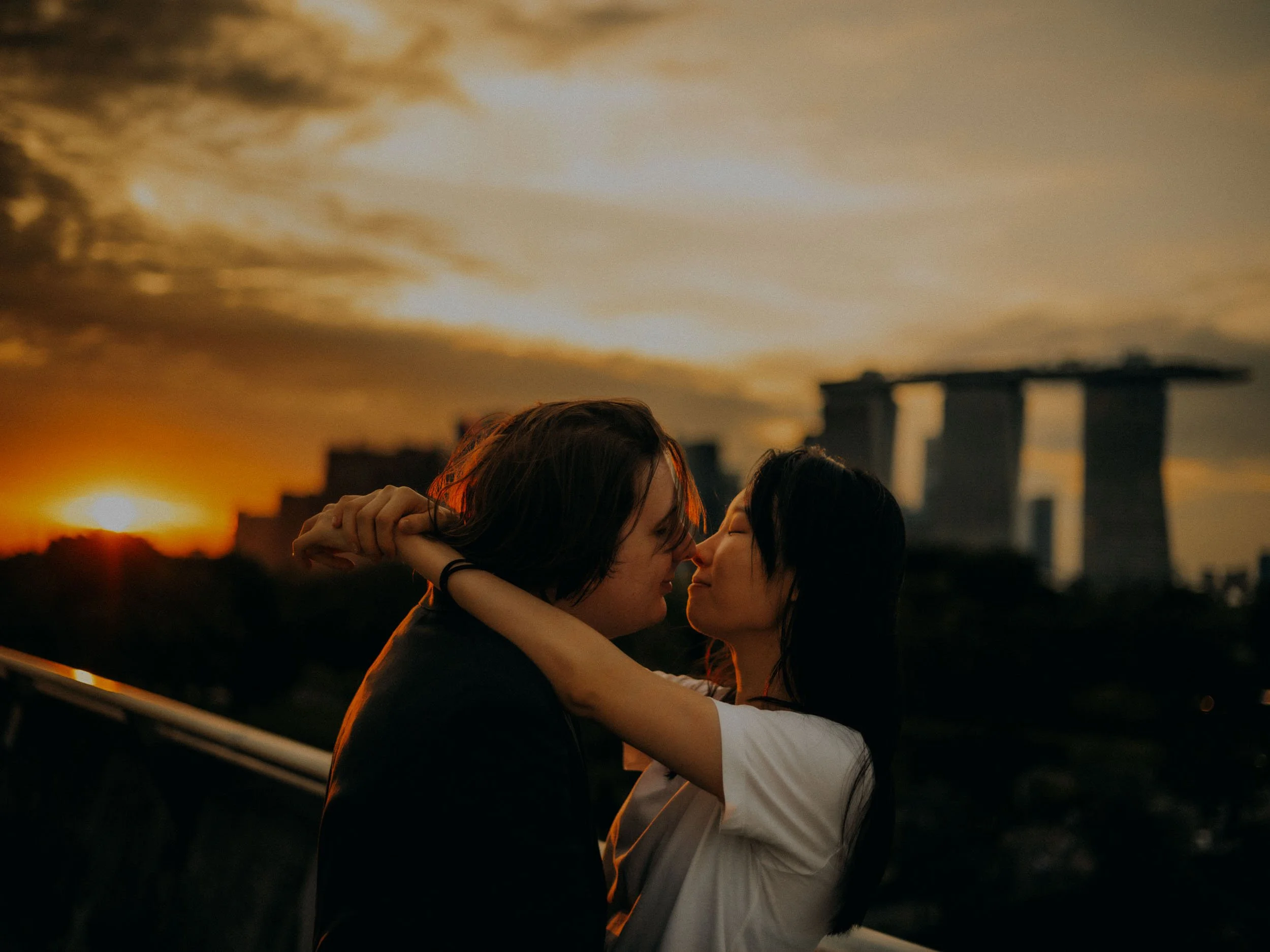 21-Chill Singapore Couple Photography-Singapore-LEICA SL2.jpg