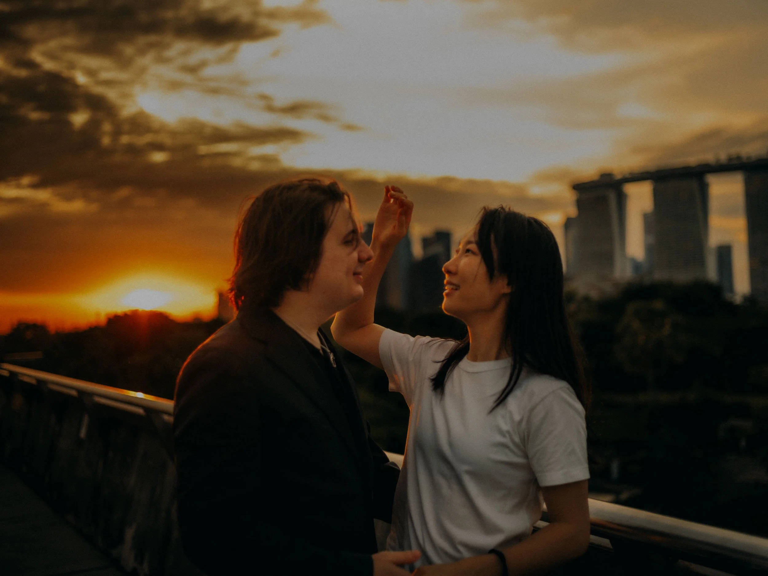 23-Chill Singapore Couple Photography-Singapore-LEICA SL2.jpg