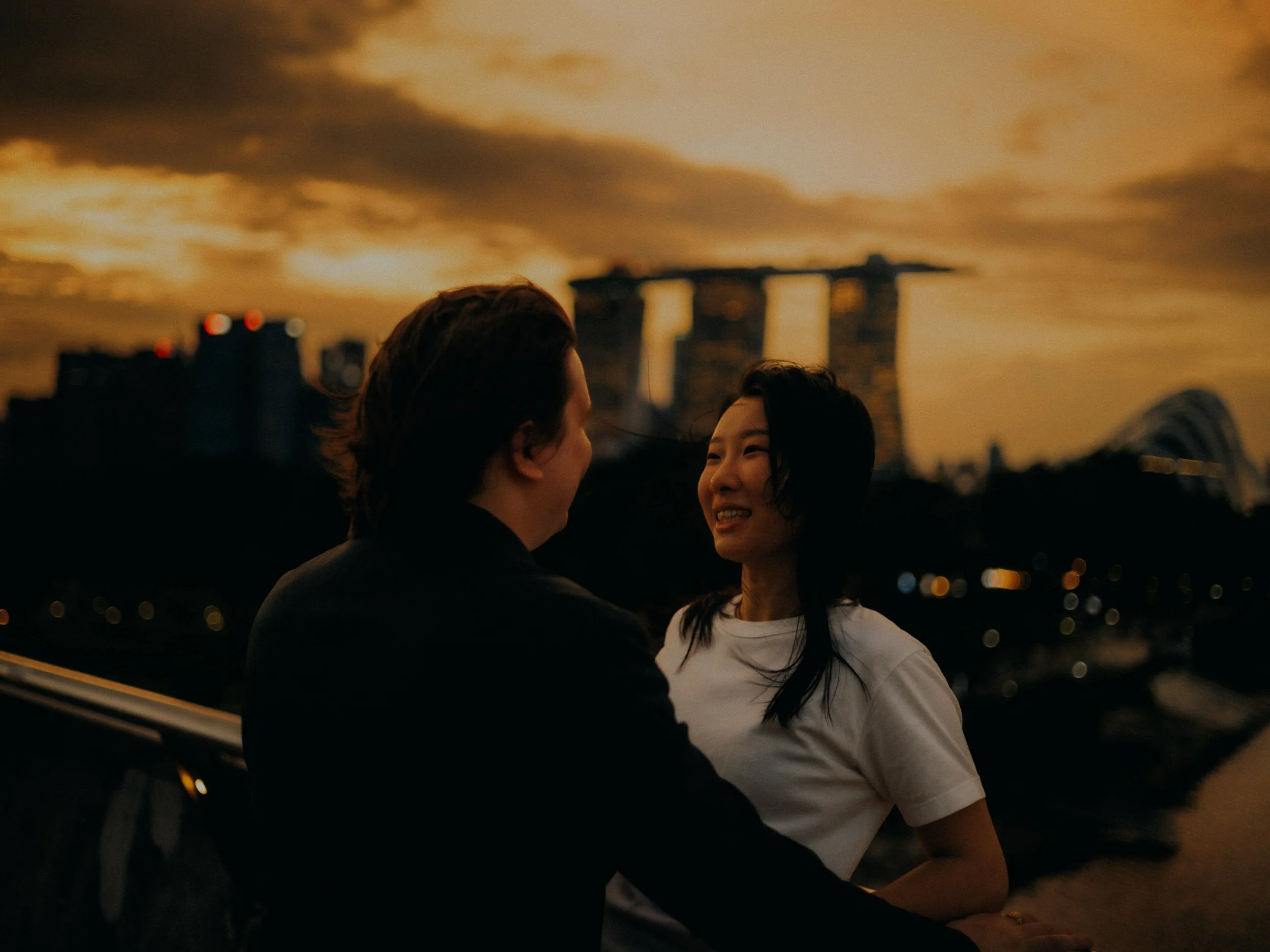 25-Chill Singapore Couple Photography-Singapore-LEICA SL2.jpg