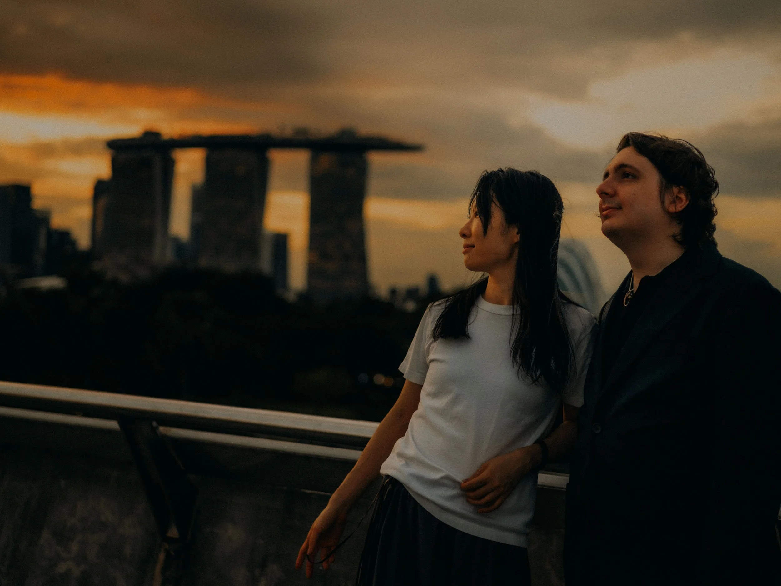 31-Chill Singapore Couple Photography-Singapore-LEICA SL2.jpg
