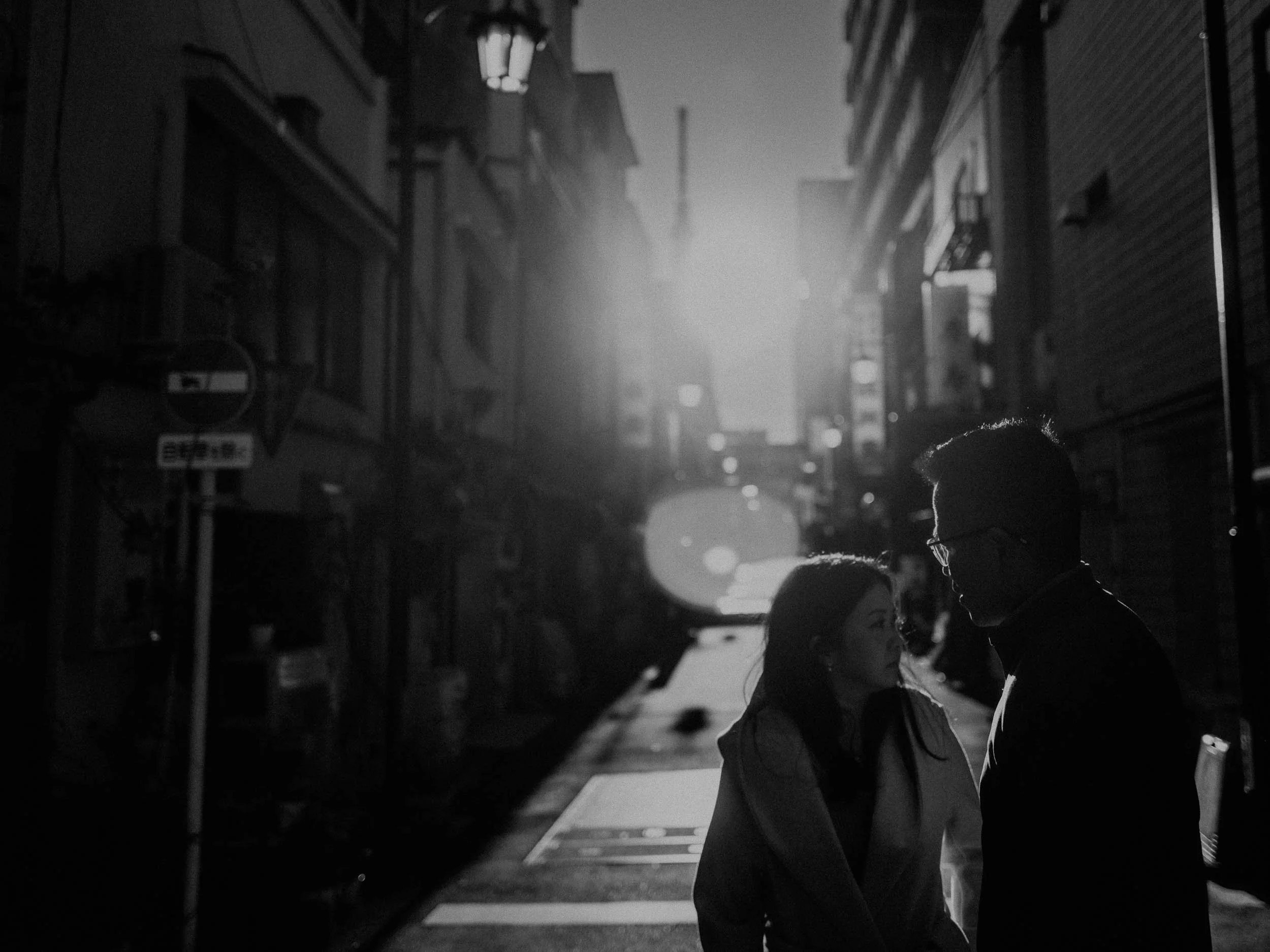 9-Cinematic Tokyo Couple Photography-Japan-LEICA Q3.jpg