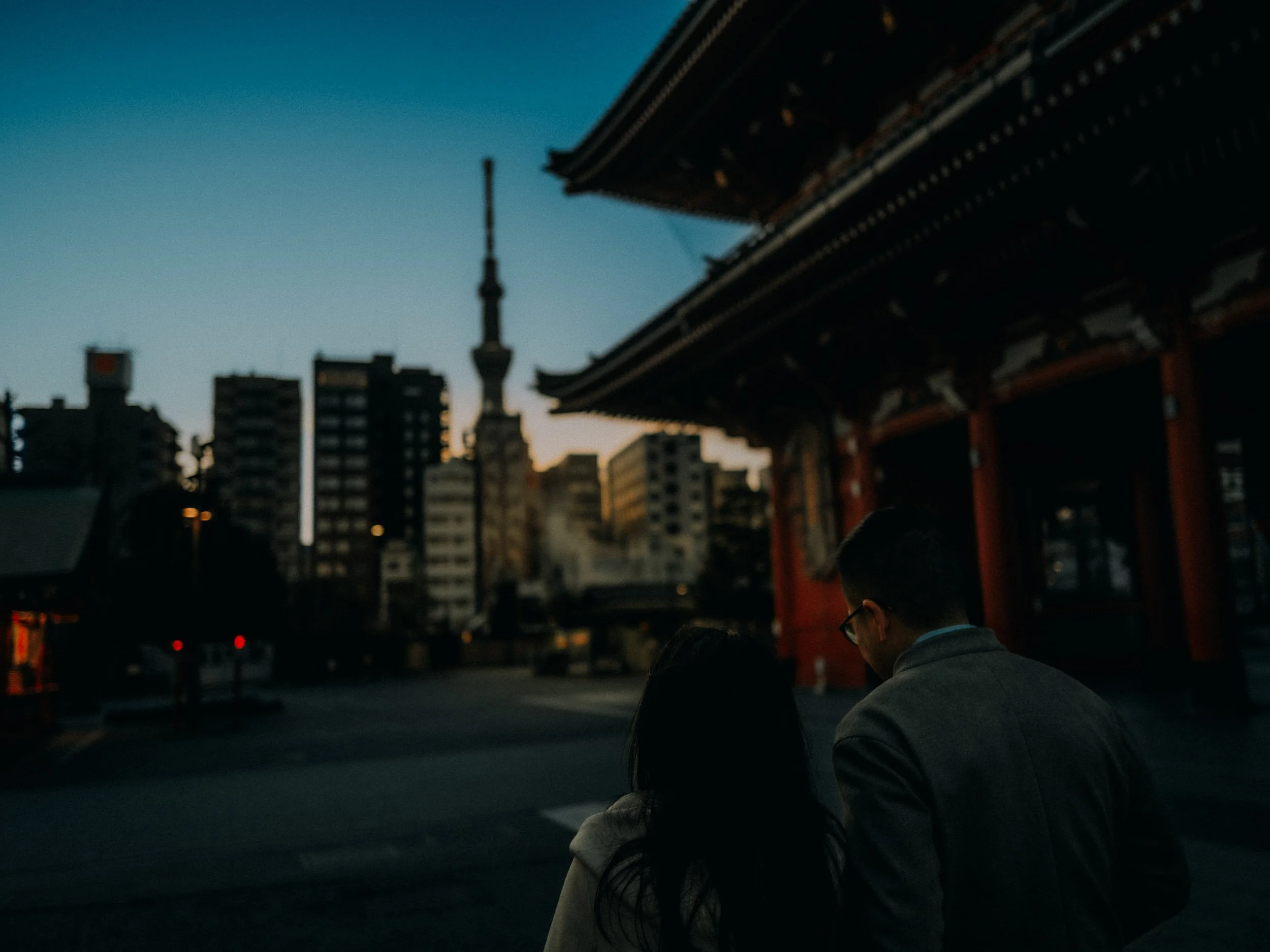 12-Cinematic Tokyo Couple Photography-Japan-LEICA Q3.jpg